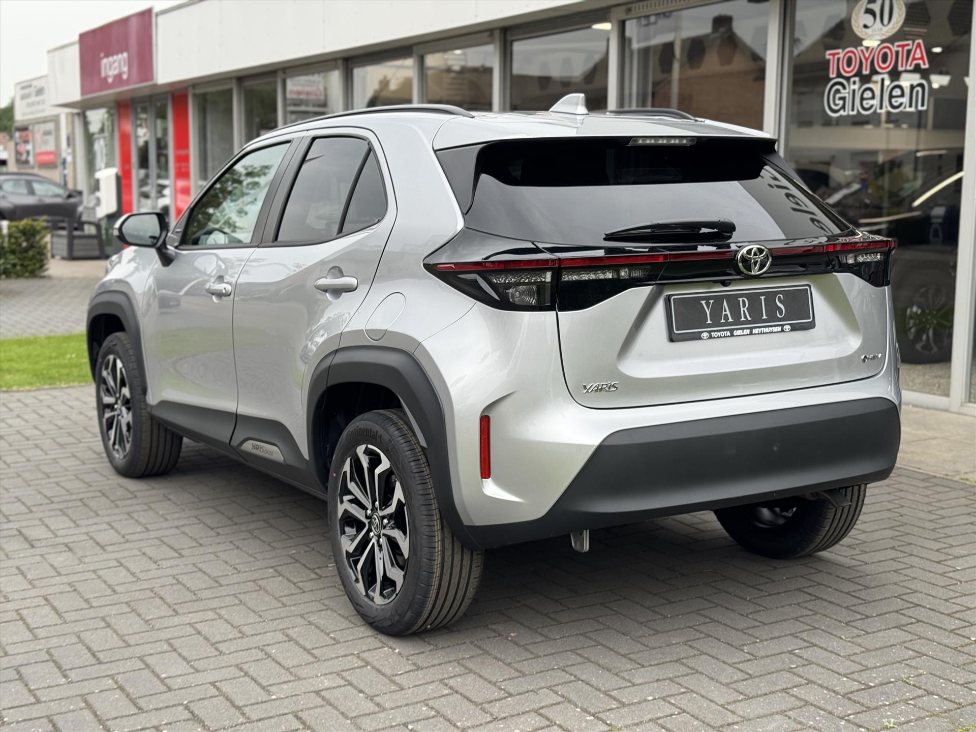Toyota Yaris Cross 1.5 Hybrid 130PK First Edition Plus | Stoel + Stuurverwarming, Apple CarPlay, Keyless, 17inch, Groot scherm 39468269-4.jpg | Autobedrijf Gielen