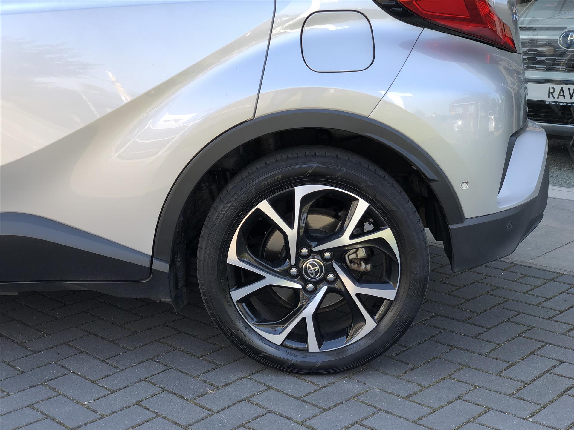 Toyota C-HR 1.8 Hybrid Style | Dodehoekherkenning, Parkeersensoren, Stoel + Stuurverwarming, Keyless, 18 inch 40052563-4.jpg | Autobedrijf Gielen