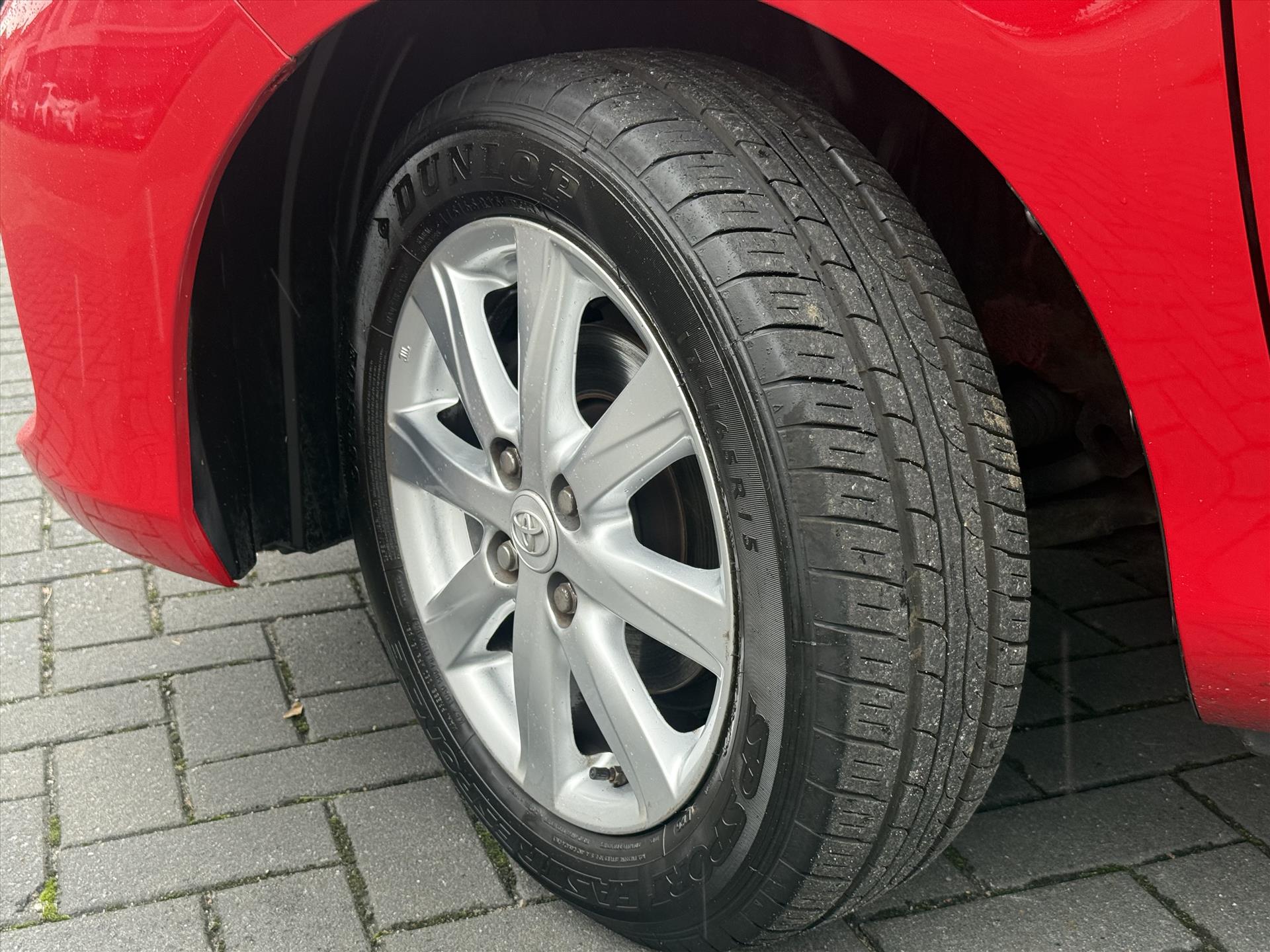 Toyota Yaris 1.0 VVT-i 5D Aspiration Plus | Eerste eigenaar, Lichtmetalen velgen, Airco, Parkeercamera, Centrale deurvergrendeling 40216925-4.jpg | Autobedrijf Gielen