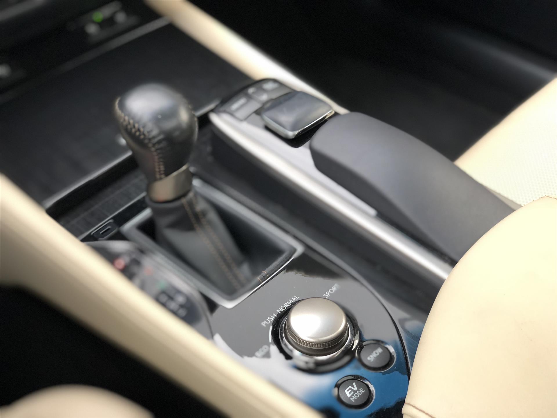 Lexus GS 300h 223PK Luxury Line | Schuifdak, Mark Levinson, Stoelventilatie, Leer, Geheugenfunctie, Navigatie, Dodehoekherkenning, Perfec 40721849-36.jpg | Autobedrijf Gielen