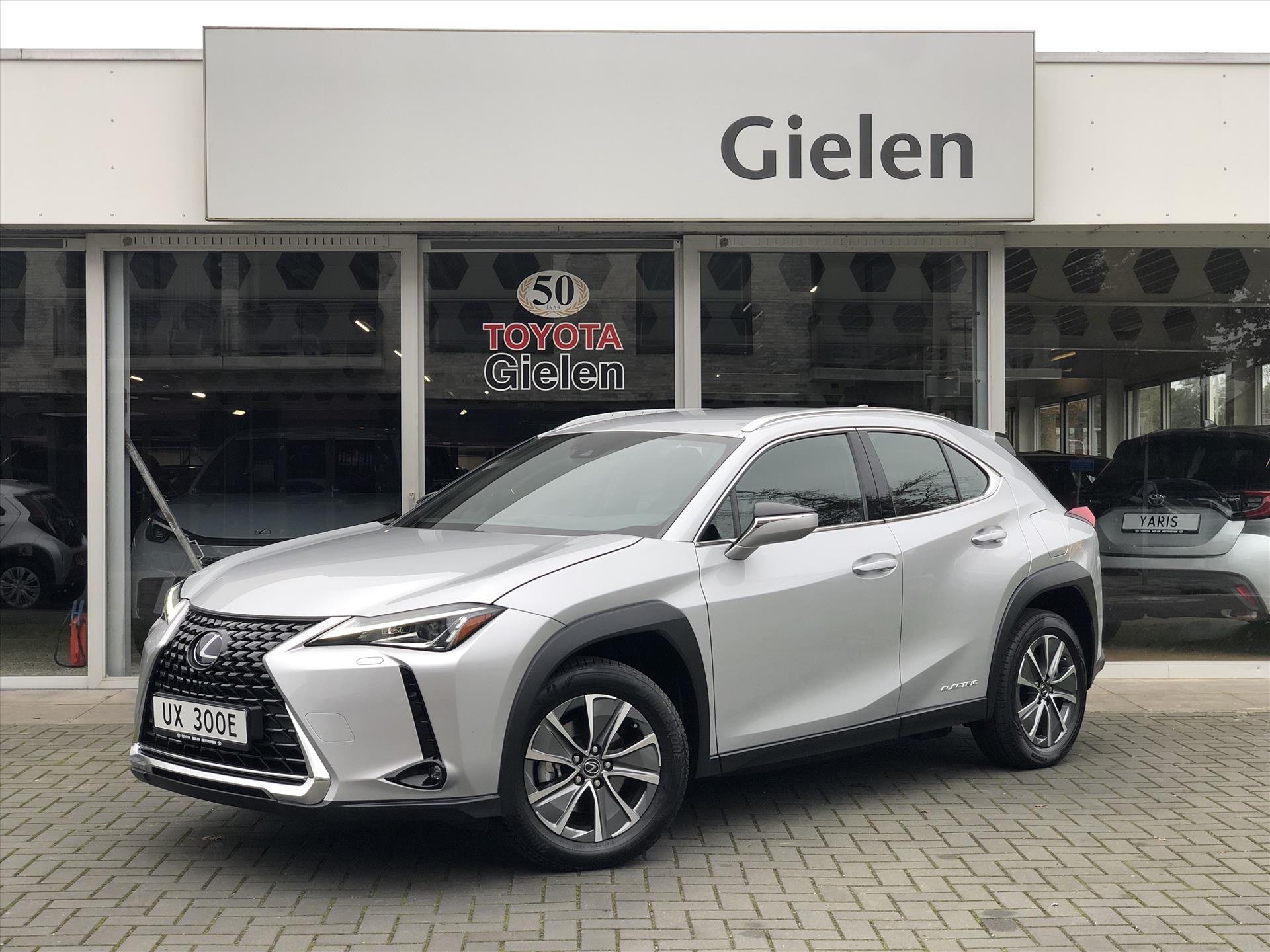 Lexus UX 300e 204pk Business | LED, 17 inch, Apple CarPlay/Android Auto, Parkeercamera, Elektrisch bedienbare stoel, BTW Auto 41258650-0.jpg | Autobedrijf Gielen