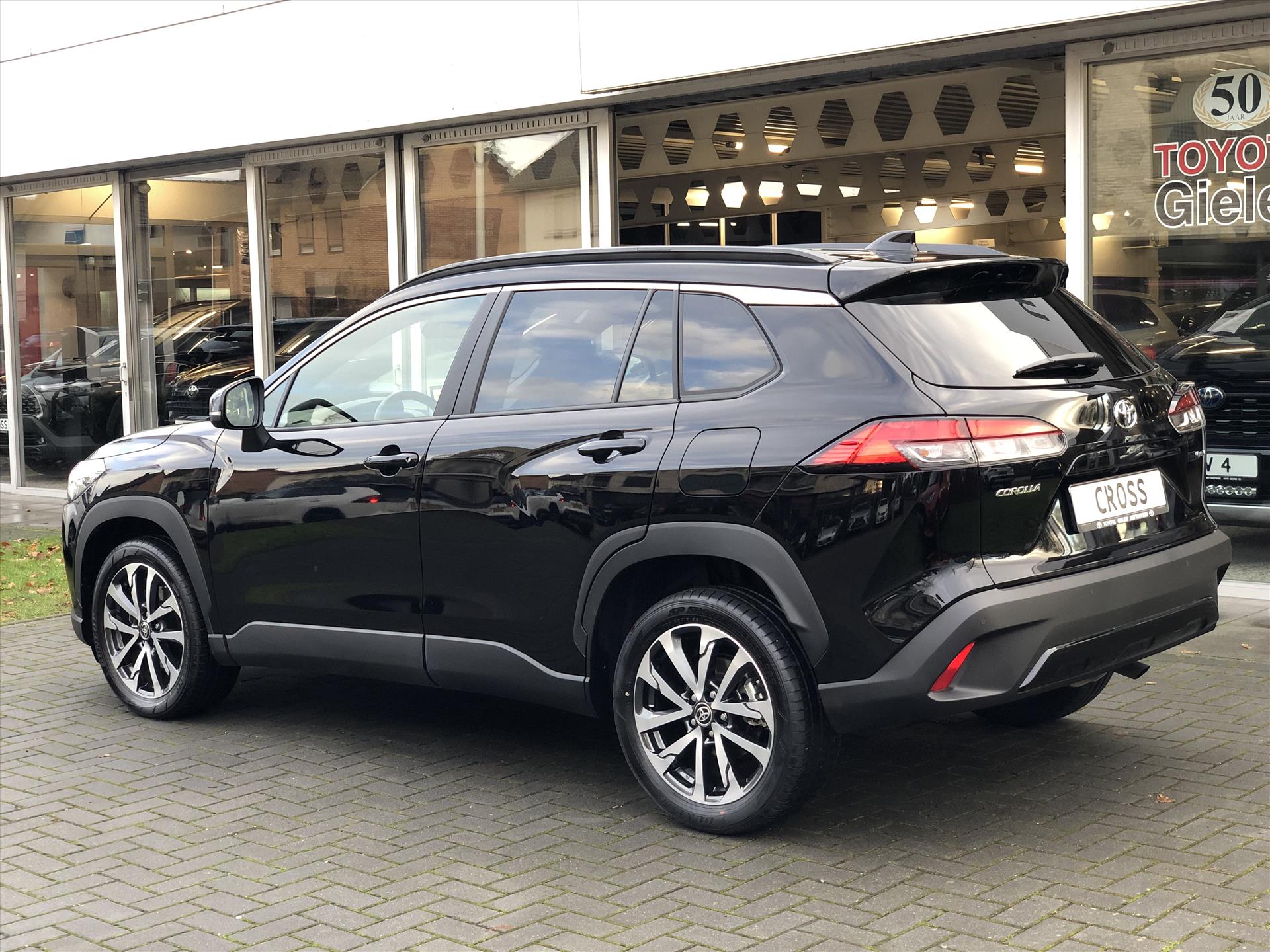 Toyota Corolla Cross 1.8 Full Hybrid 140 Style | Elektrische achterklep, Smart Connect, Dodehoekherkenning, Parkeersensoren, Stuurverwarming 41657865-4.jpg | Autobedrijf Gielen