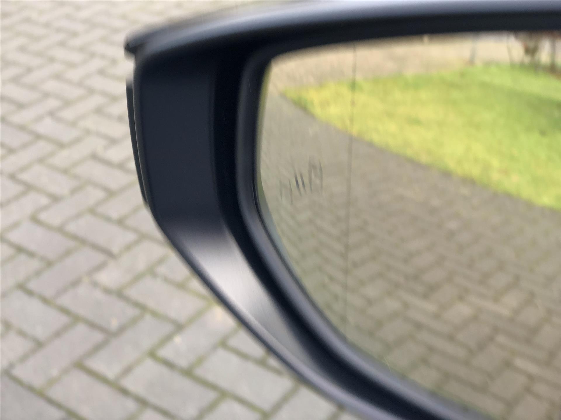 Lexus LBX 1.5 Hybrid Emotion Tech Pack Bi Tone | Leer, Elektrische achterklep, Stoel + Stuurverwarming, Parkeersensoren, Dodehoekherkennin 41797144-1.jpg | Autobedrijf Gielen