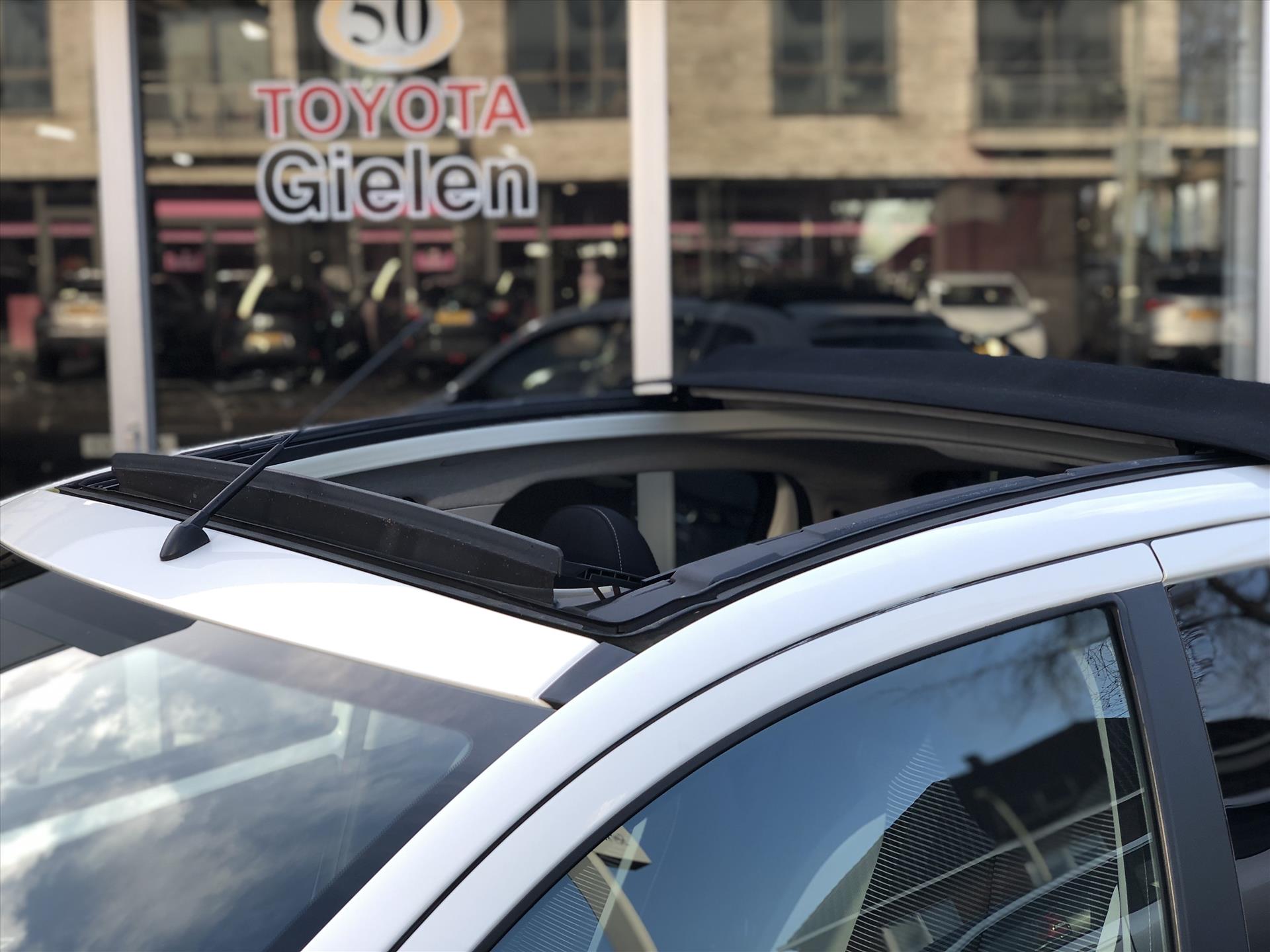 Peugeot 108 1.0 e-VTi Allure TOP! Cabrio | Open dak, Lichtmetalen velgen, Privacy Glass, Airco, Stuurbediening, In hoogte verstelbare stoel 41892251-1.jpg | Autobedrijf Gielen
