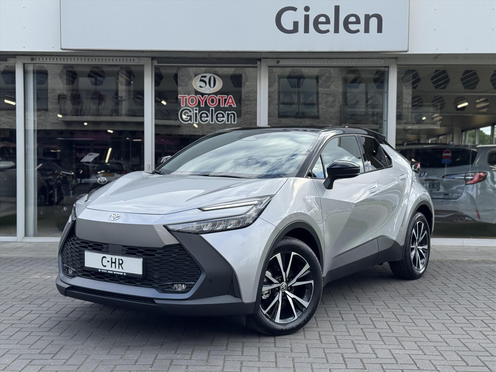 Toyota C-HR 2.0 High Power Hybrid First Edition | Groot scherm, Dodehoekherkenning, Stoel + Stuurverwarming, Parkeersensoren, Keyless 42426328-0.jpg | Autobedrijf Gielen