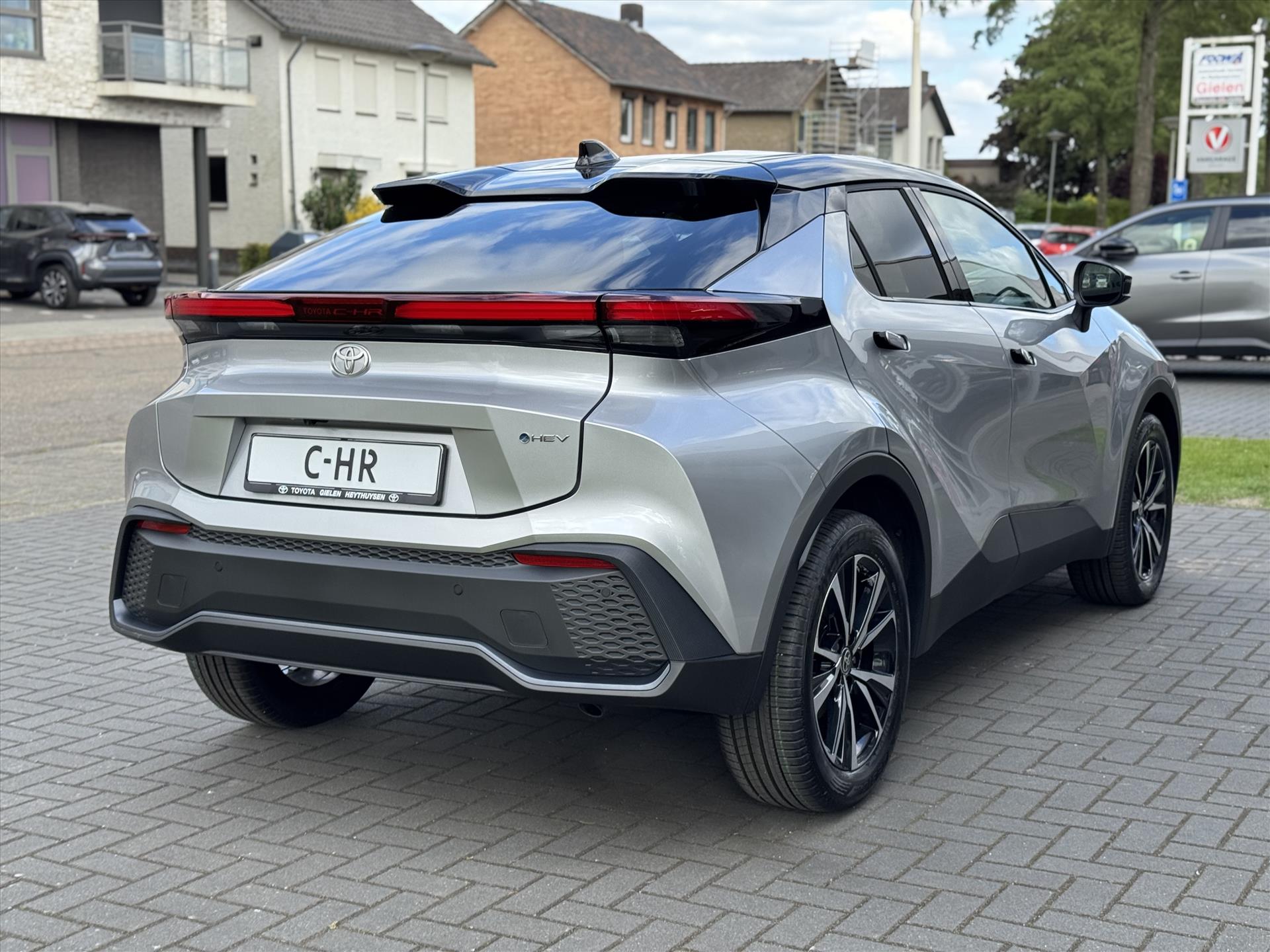 Toyota C-HR 2.0 High Power Hybrid First Edition | Groot scherm, Dodehoekherkenning, Stoel + Stuurverwarming, Parkeersensoren, Keyless 42426328-4.jpg | Autobedrijf Gielen
