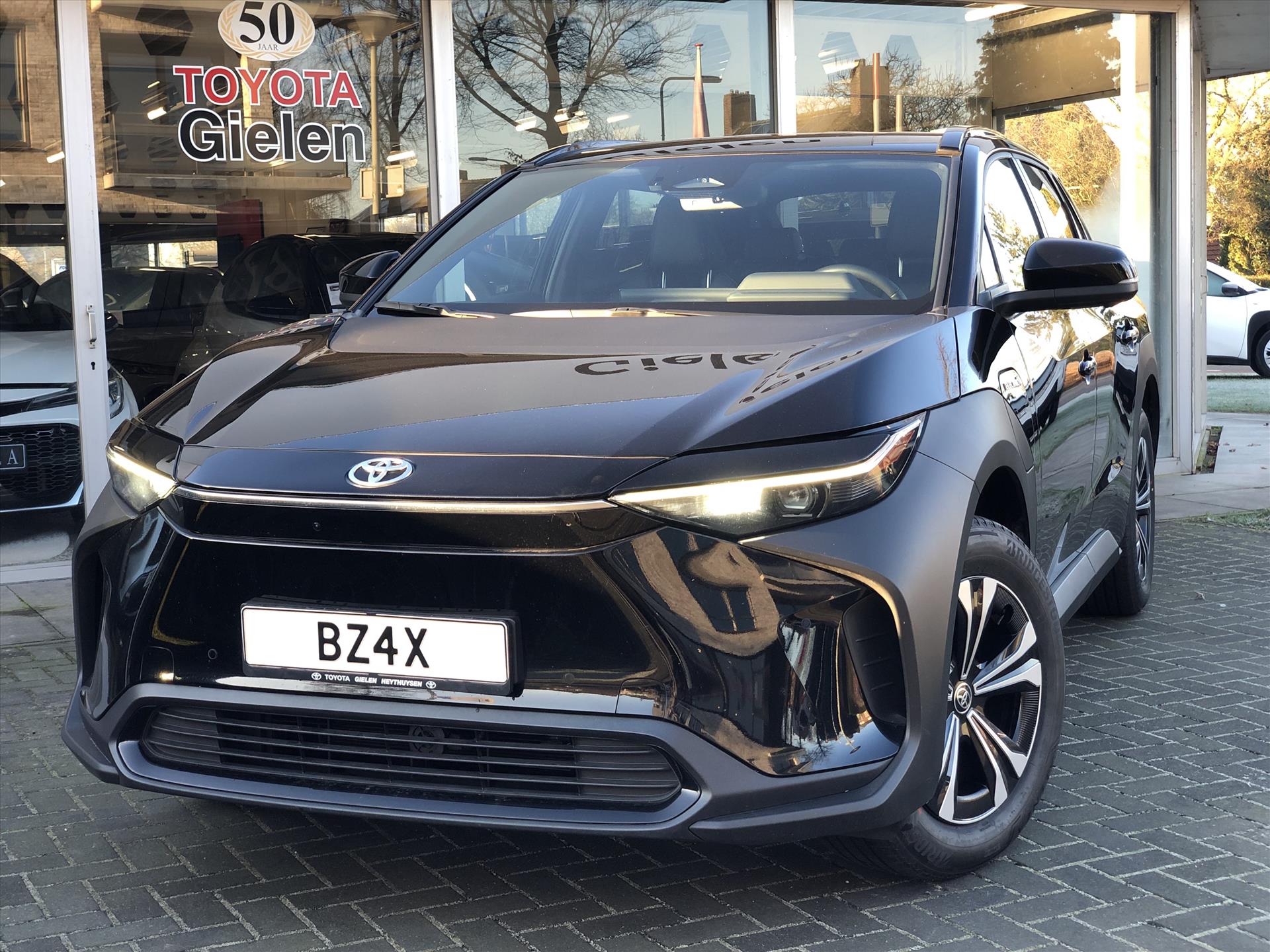 Toyota Bz4x 71,4 kWh 204pk Dynamic | Groot scherm, 360 Camera, Parkeersensoren, Elektrische achterklep, LED, Stoel + Stuurverwarming 42461224-36.jpg | Autobedrijf Gielen