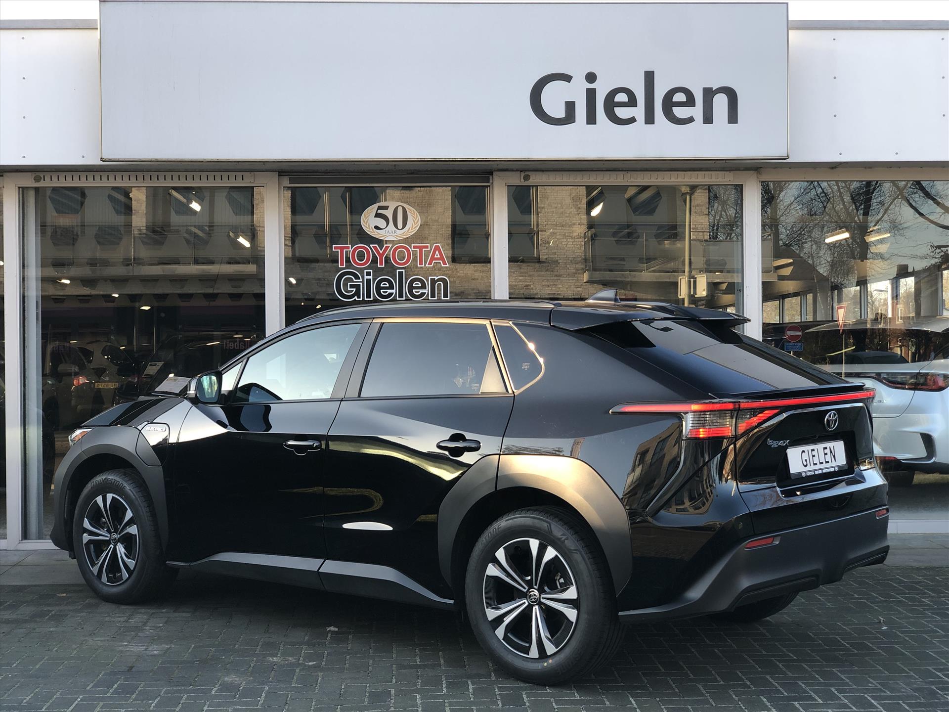 Toyota Bz4x 71,4 kWh 204pk Dynamic | Groot scherm, 360 Camera, Parkeersensoren, Elektrische achterklep, LED, Stoel + Stuurverwarming 42461224-37.jpg | Autobedrijf Gielen