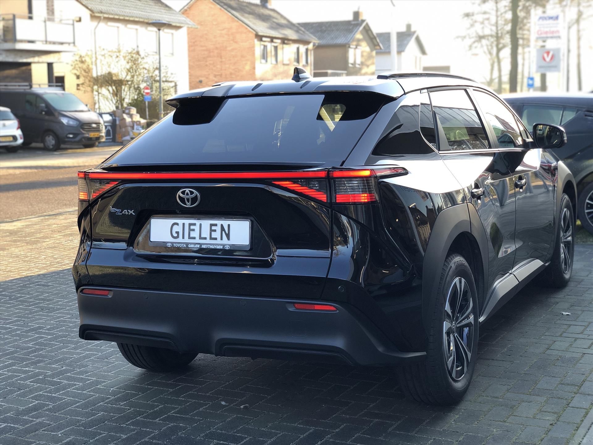 Toyota Bz4x 71,4 kWh 204pk Dynamic | Groot scherm, 360 Camera, Parkeersensoren, Elektrische achterklep, LED, Stoel + Stuurverwarming 42461224-4.jpg | Autobedrijf Gielen