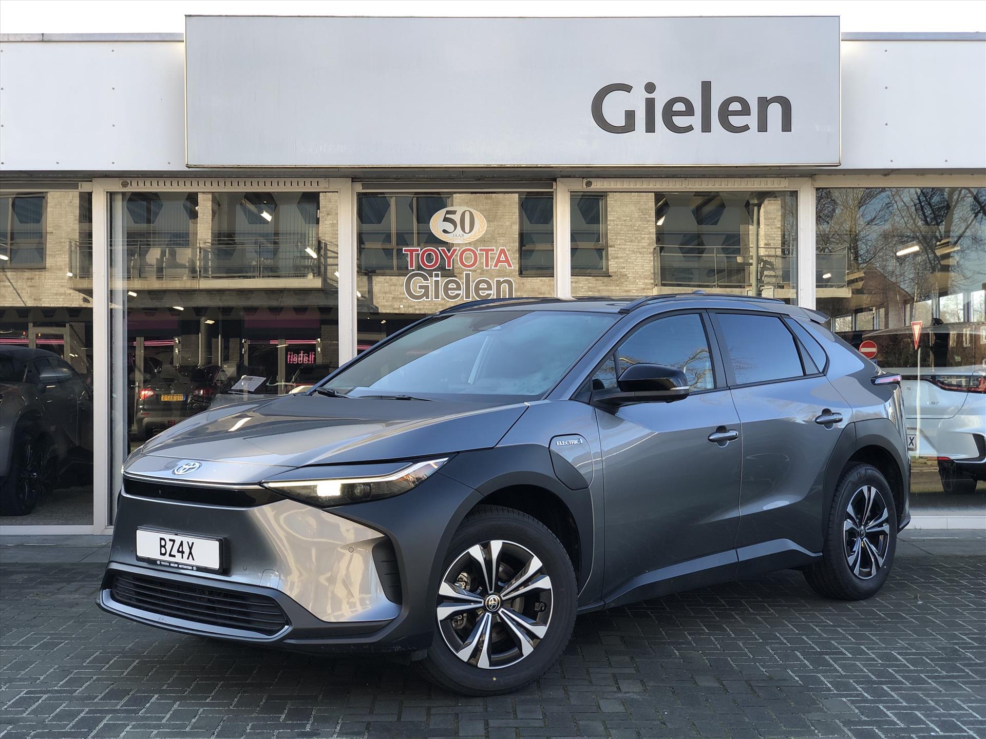 Toyota Bz4x 71,4 kWh 204pk Dynamic | Groot scherm, 360 Camera, Parkeersensoren, Elektrische achterklep, LED, Stoel + Stuurverwarming 42461226-0.jpg | Autobedrijf Gielen
