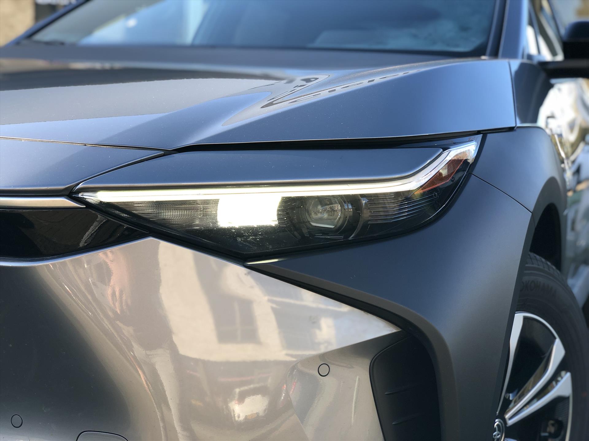 Toyota Bz4x 71,4 kWh 204pk Dynamic | Groot scherm, 360 Camera, Parkeersensoren, Elektrische achterklep, LED, Stoel + Stuurverwarming 42461226-3.jpg | Autobedrijf Gielen