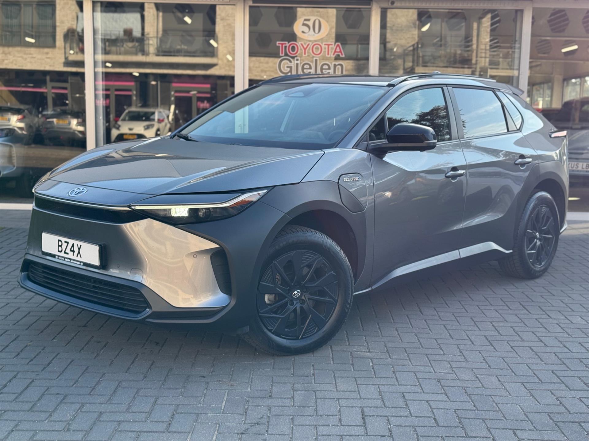 Toyota Bz4x 71,4 kWh 204pk Dynamic | Groot scherm, 360 Camera, Parkeersensoren, Elektrische achterklep, LED, Stoel + Stuurverwarming 42461226-39.jpg | Autobedrijf Gielen