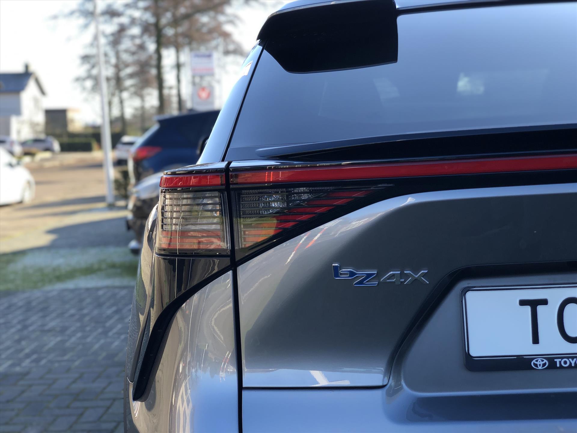 Toyota Bz4x 71,4 kWh 204pk Dynamic | Groot scherm, 360 Camera, Parkeersensoren, Elektrische achterklep, LED, Stoel + Stuurverwarming 42461226-4.jpg | Autobedrijf Gielen