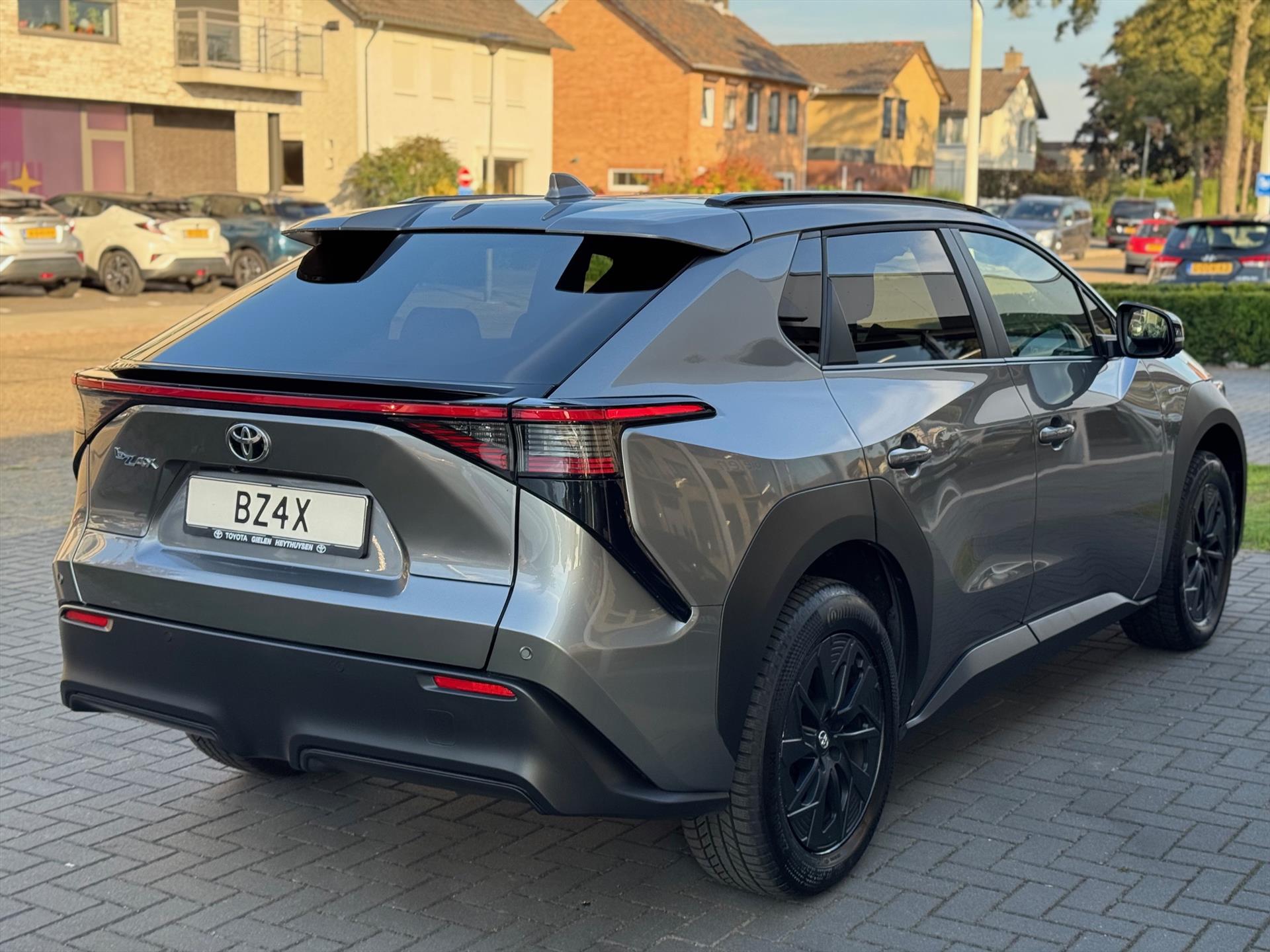 Toyota Bz4x 71,4 kWh 204pk Dynamic | Groot scherm, 360 Camera, Parkeersensoren, Elektrische achterklep, LED, Stoel + Stuurverwarming 42461226-4.jpg | Autobedrijf Gielen