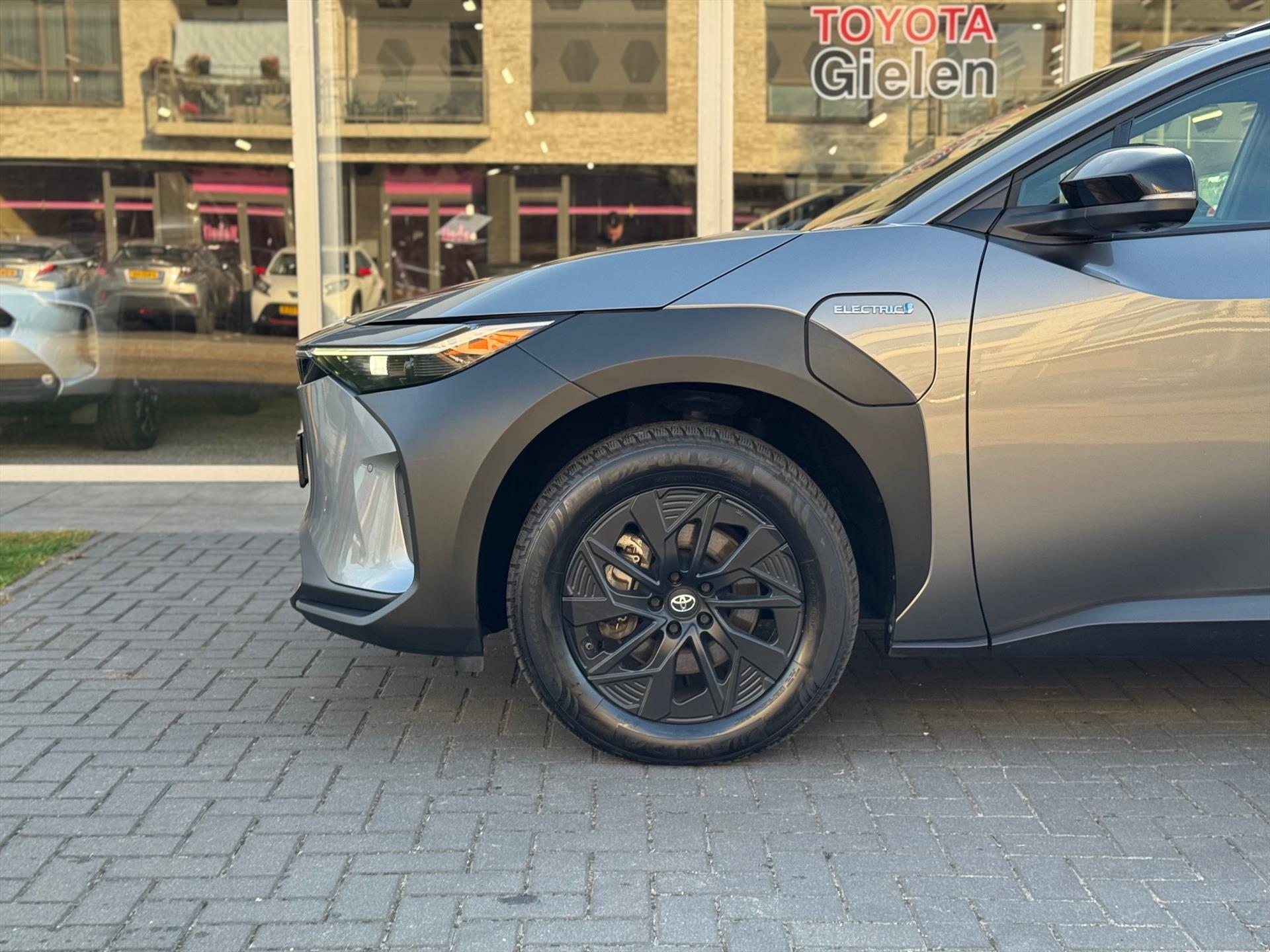 Toyota Bz4x 71,4 kWh 204pk Dynamic | Groot scherm, 360 Camera, Parkeersensoren, Elektrische achterklep, LED, Stoel + Stuurverwarming 42461226-9.jpg | Autobedrijf Gielen