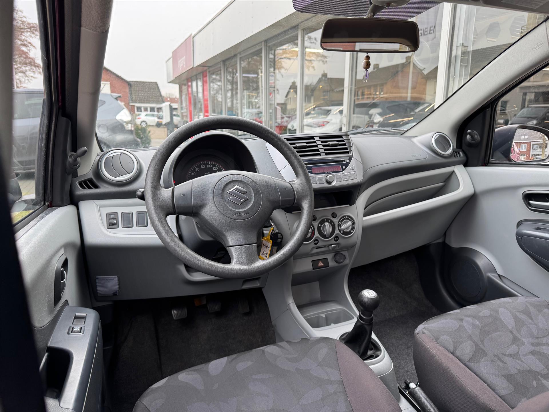 42520848-10.jpg