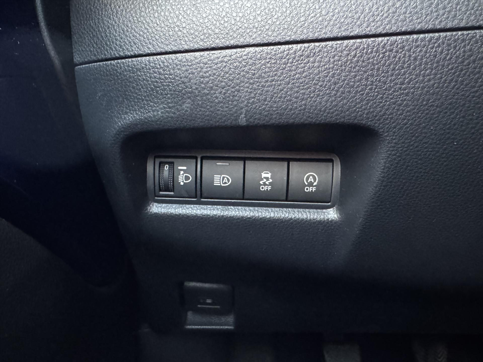 42707833-24.jpg