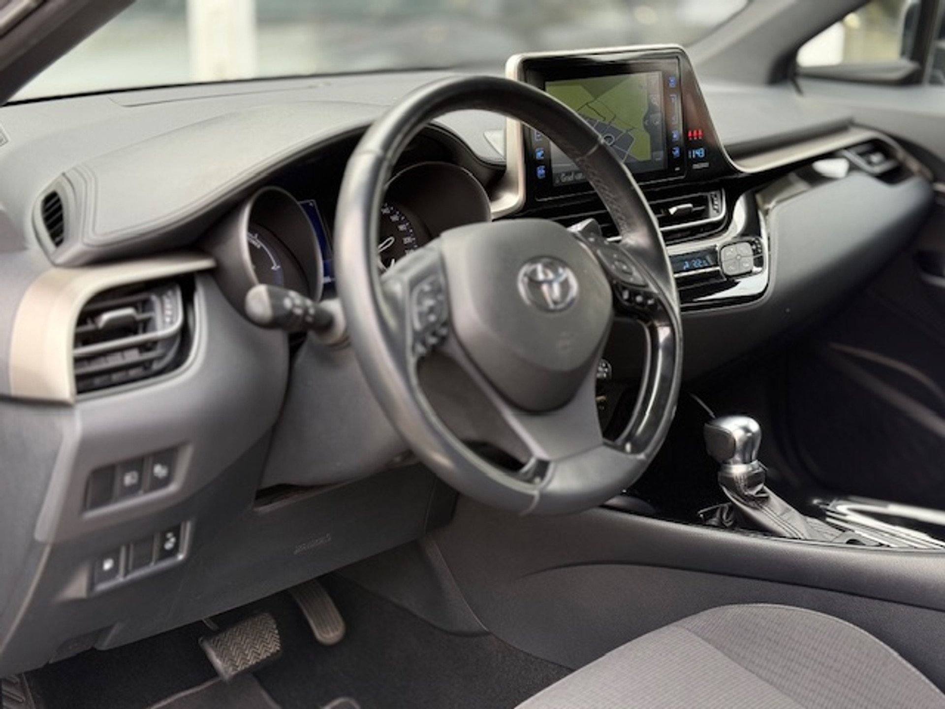 Toyota C-HR 1.8 Hybrid Style | Dodehoekherkenning, Parkeersensoren, Navigatie, Stoel + Stuurverwarming, Keyless, 18 inch 42855260-21.jpg | Autobedrijf Gielen