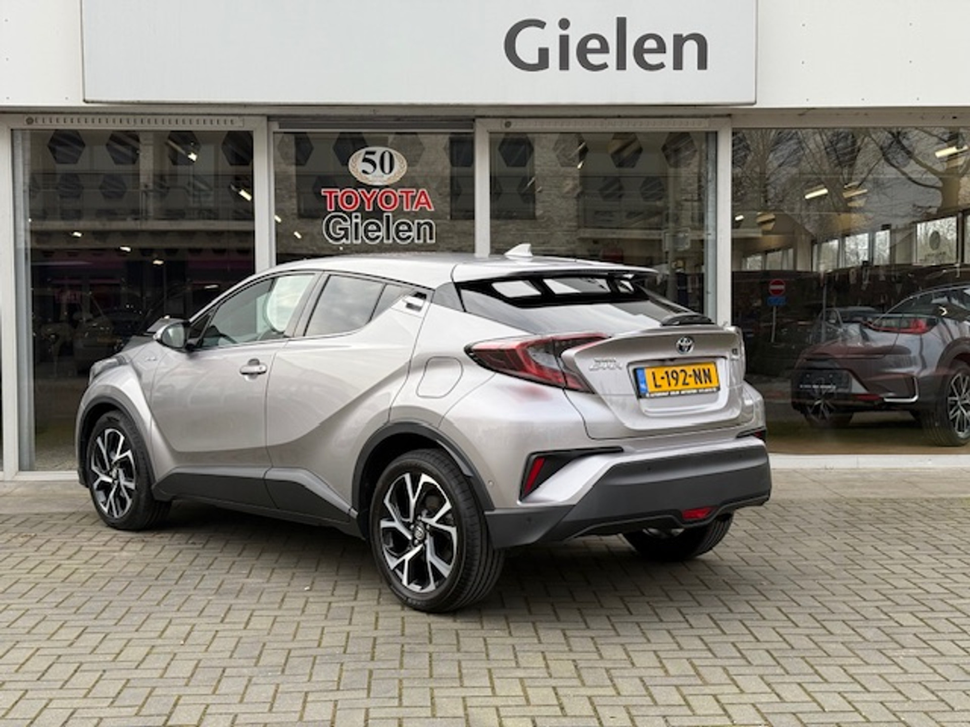 Toyota C-HR 1.8 Hybrid Style | Dodehoekherkenning, Parkeersensoren, Navigatie, Stoel + Stuurverwarming, Keyless, 18 inch 42855260-39.jpg | Autobedrijf Gielen