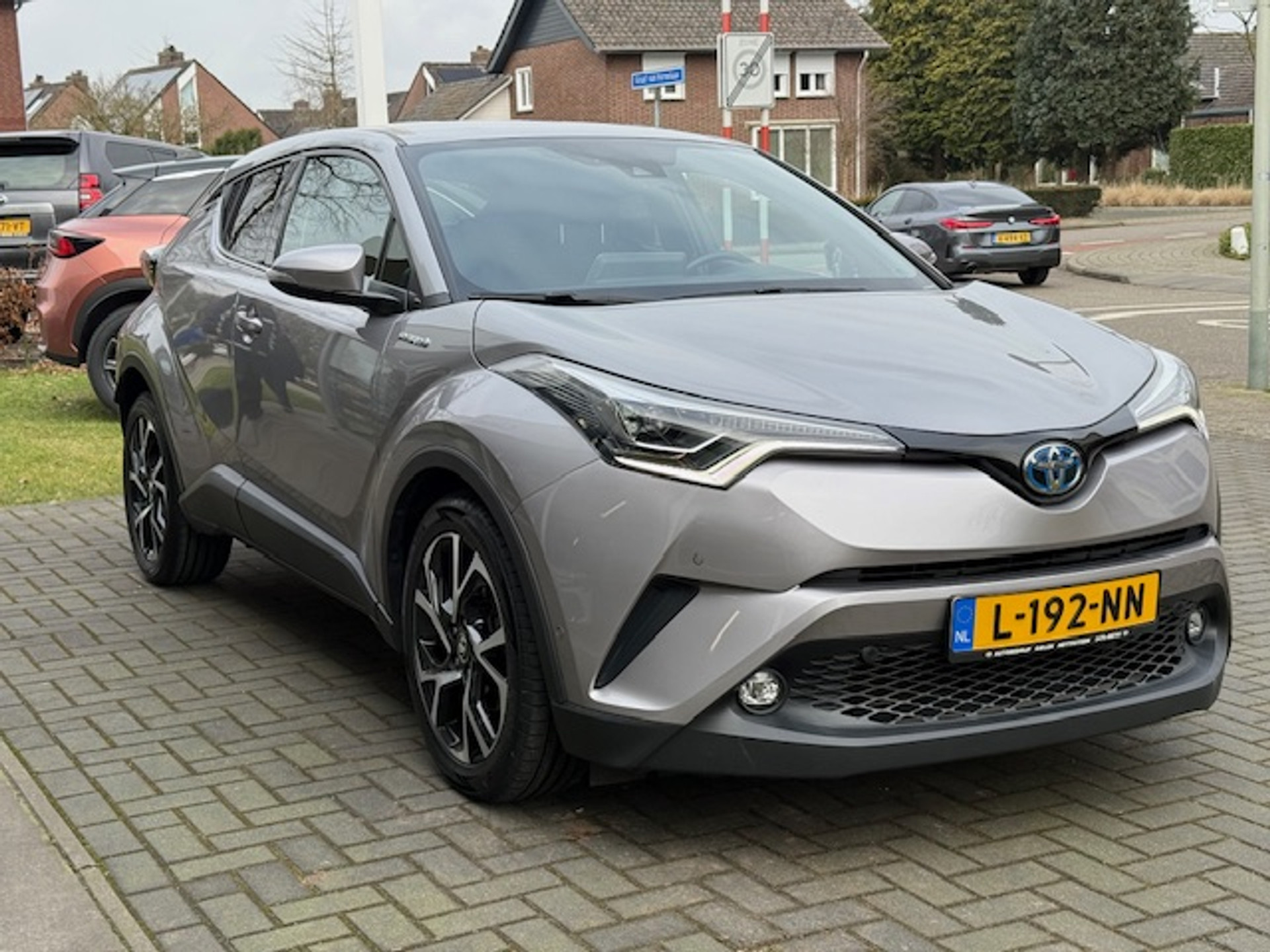 Toyota C-HR 1.8 Hybrid Style | Dodehoekherkenning, Parkeersensoren, Navigatie, Stoel + Stuurverwarming, Keyless, 18 inch 42855260-9.jpg | Autobedrijf Gielen