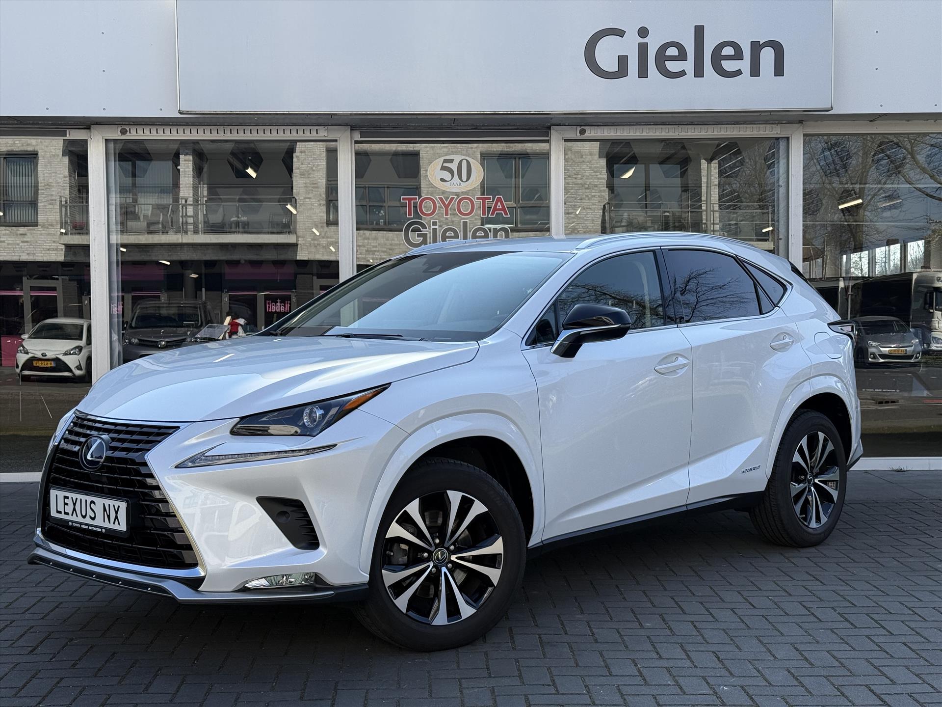Lexus NX 300h Luxury Line | Trekhaak, Leer, Stoel + Stuurverwarming, Dodehoekherkenning, Elektrische achterklep, 18 inch 43046220-0.jpg | Autobedrijf Gielen