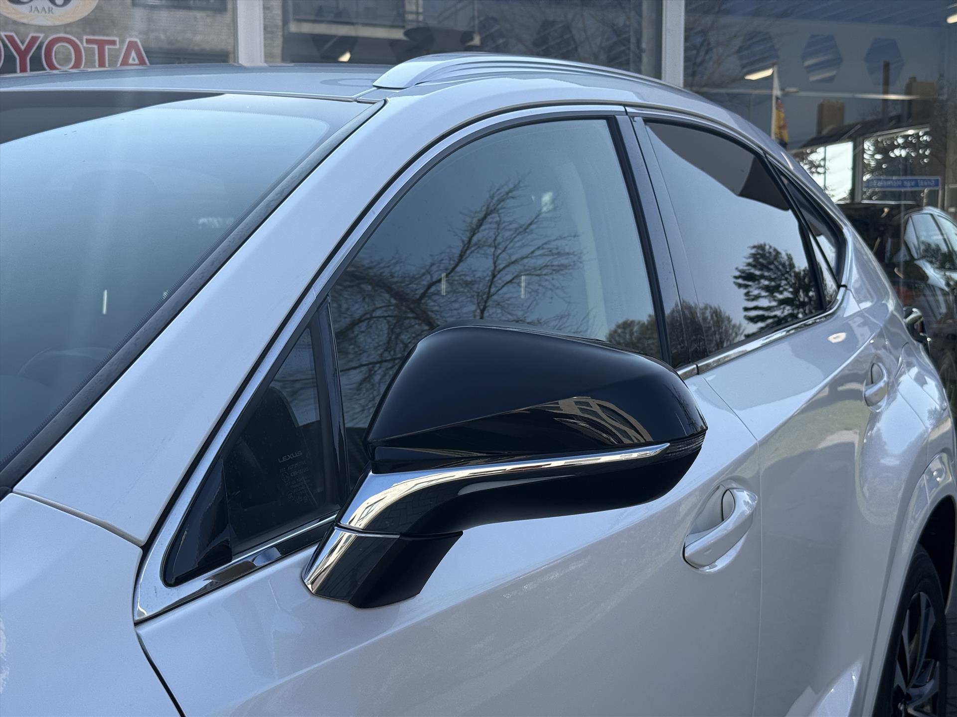 Lexus NX 300h Luxury Line | Trekhaak, Leer, Stoel + Stuurverwarming, Dodehoekherkenning, Elektrische achterklep, 18 inch 43046220-4.jpg | Autobedrijf Gielen