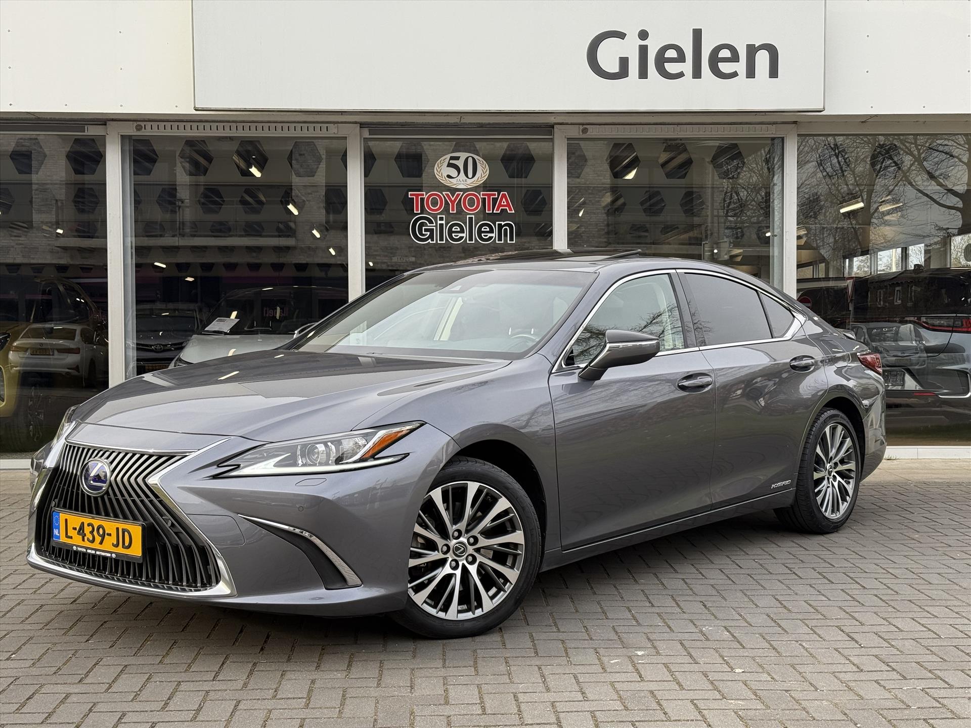 Lexus ES 300h Business Line | Schuifdak, Groot scherm, Stoel + Stuurverwarming, Dodehoekherkenning, Parkeersensoren, CarPlay 43653202-0.jpg | Autobedrijf Gielen