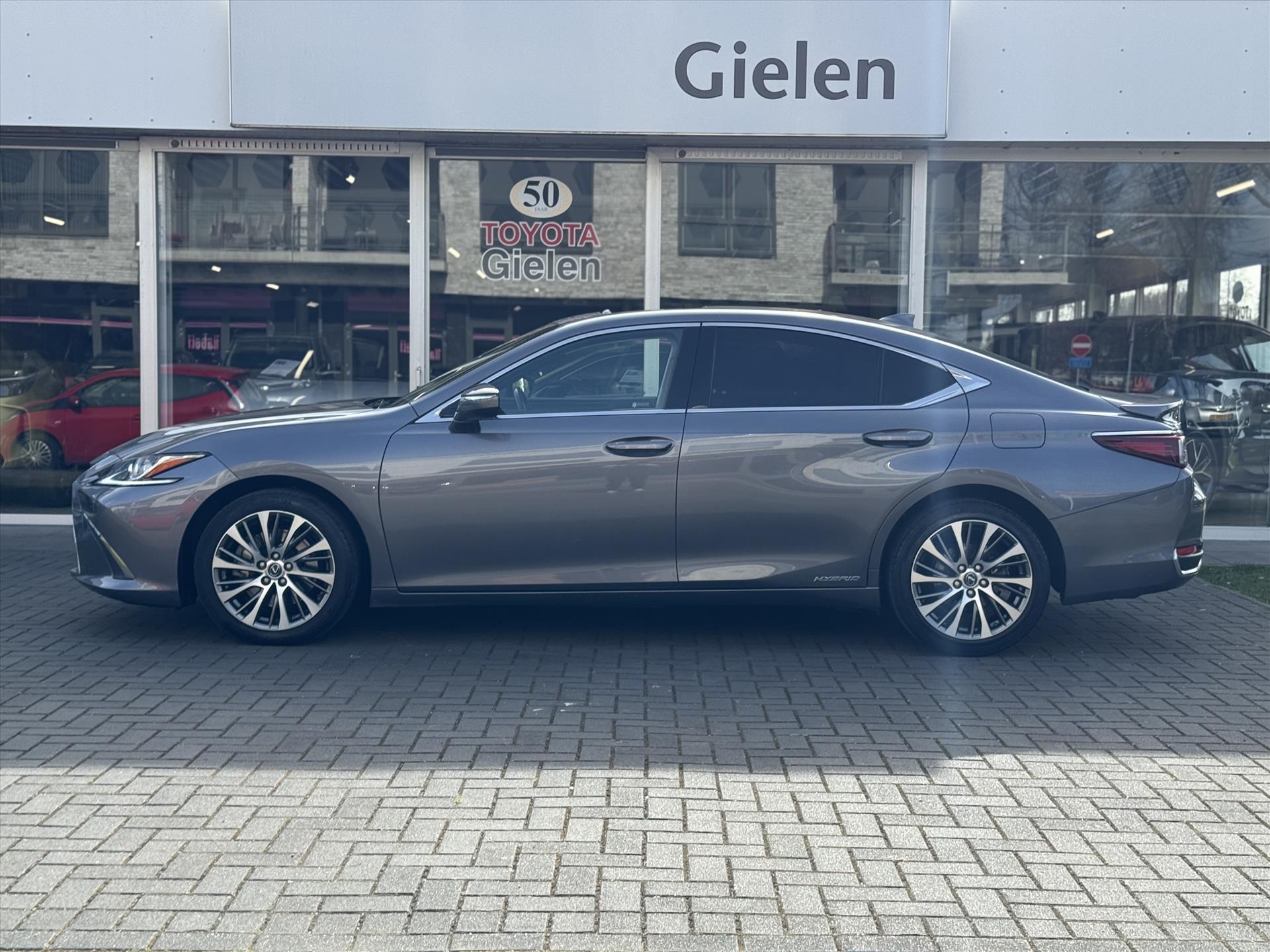 Lexus ES 300h Business Line | Schuifdak, Groot scherm, Stoel + Stuurverwarming, Dodehoekherkenning, Parkeersensoren, CarPlay 43653202-2.jpg | Autobedrijf Gielen