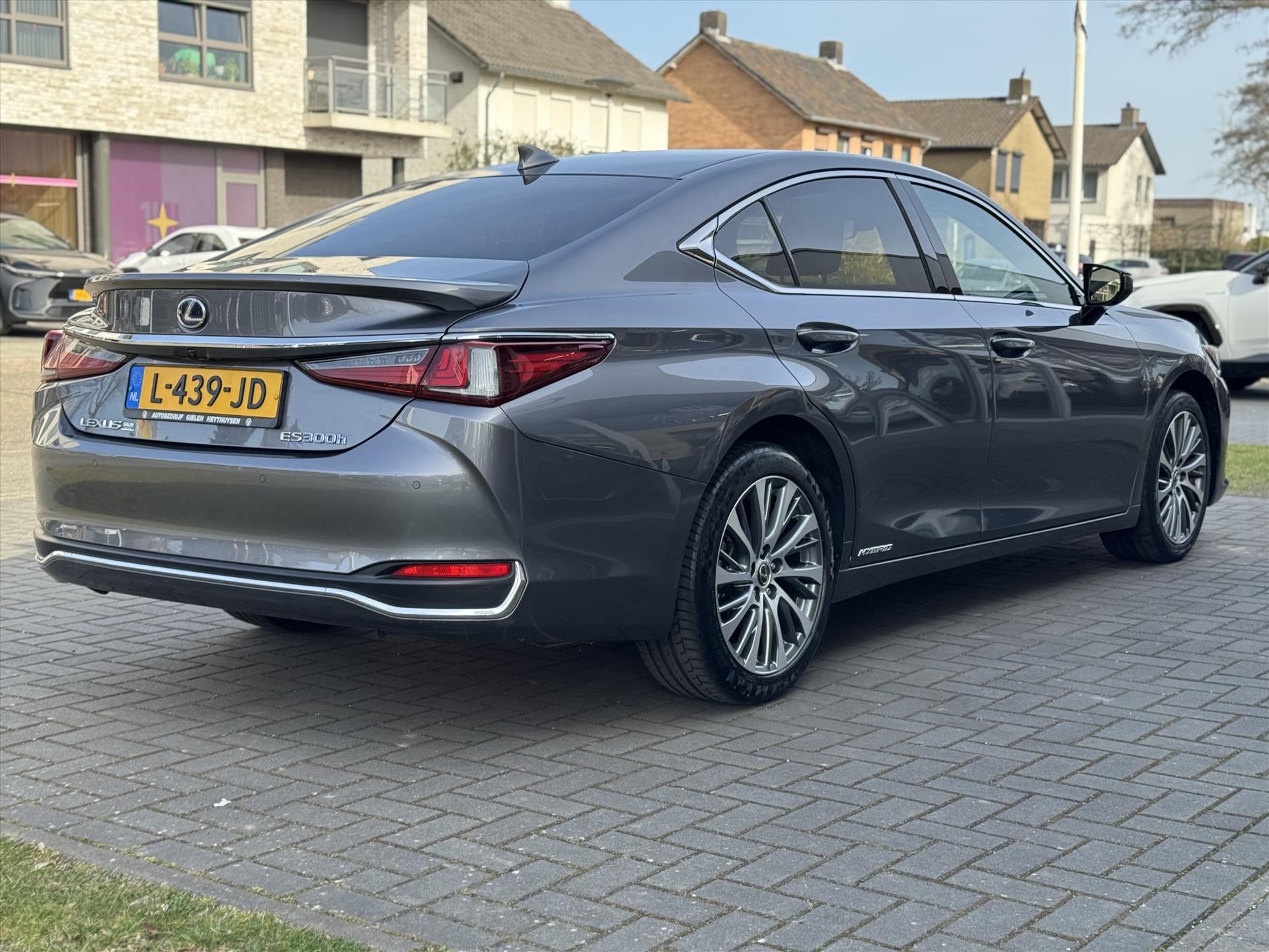 Lexus ES 300h Business Line | Schuifdak, Groot scherm, Stoel + Stuurverwarming, Dodehoekherkenning, Parkeersensoren, CarPlay 43653202-4.jpg | Autobedrijf Gielen
