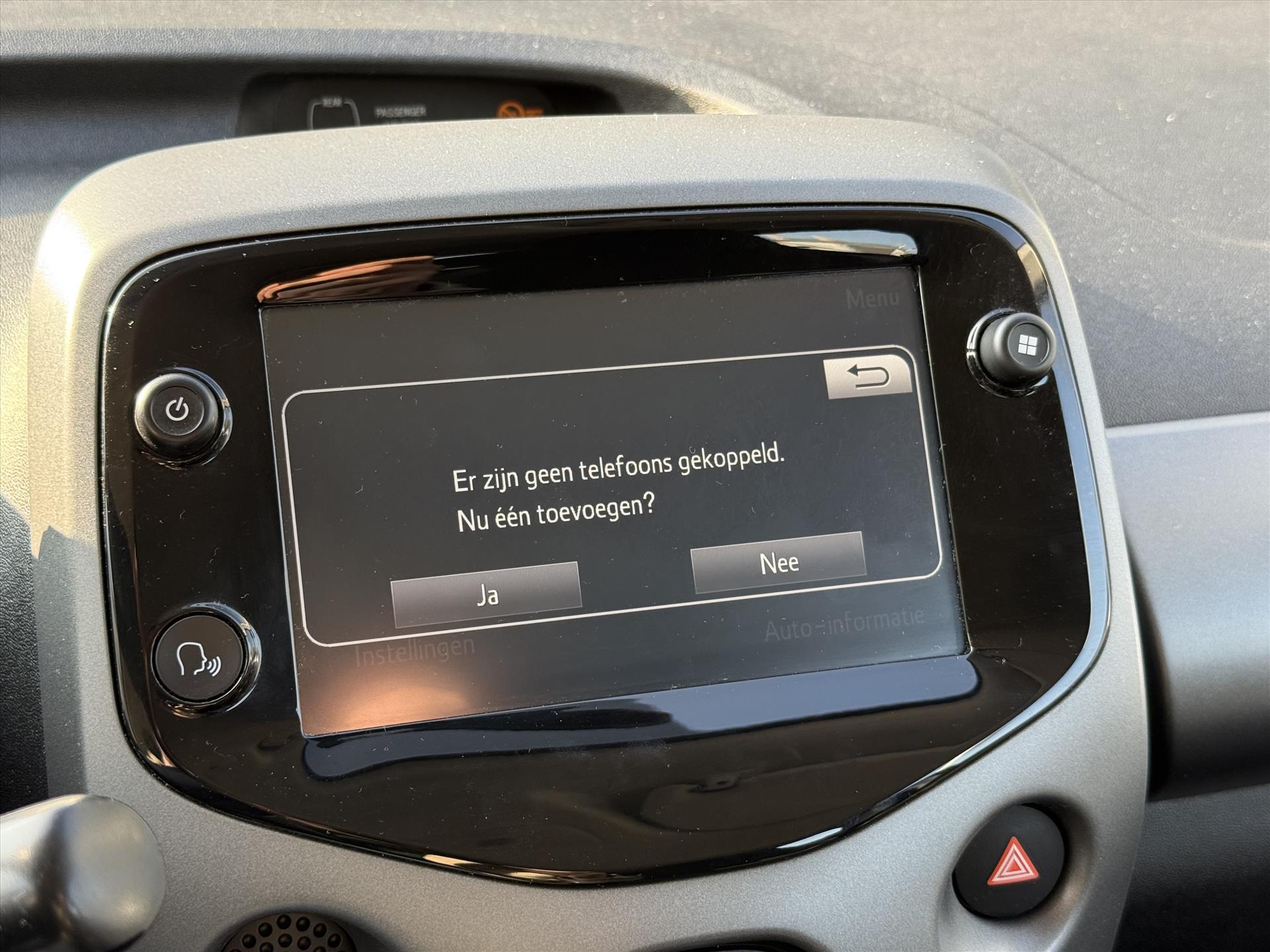 Toyota Aygo 1.0 X-Joy | Apple CarPlay/Android Auto, Lichtmetalen velgen, Parkeercamera, Stuurbediening, In hoogte verstelbare stoel 43684258-18.jpg | Autobedrijf Gielen