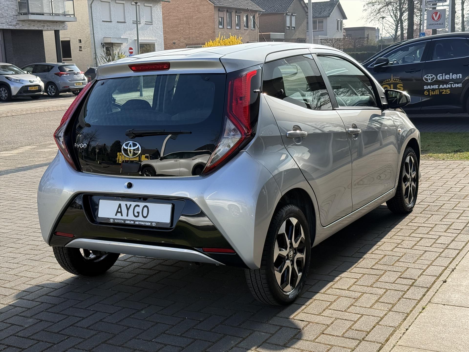 Toyota Aygo 1.0 X-Joy | Apple CarPlay/Android Auto, Lichtmetalen velgen, Parkeercamera, Stuurbediening, In hoogte verstelbare stoel 43684258-8.jpg | Autobedrijf Gielen