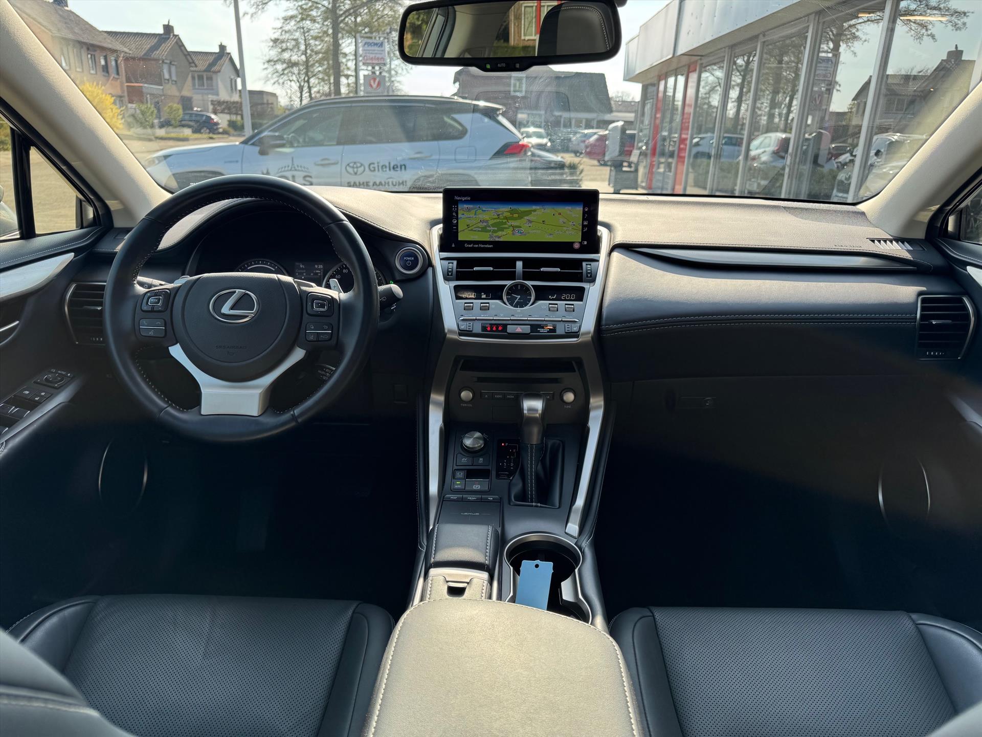 Lexus NX 300h AWD Luxury Line | Panoramadak, Premium Navigatie, Parkeersensoren, Leer, Stoelverwarming, Apple CarPlay/Android Auto 43744635-10.jpg | Autobedrijf Gielen