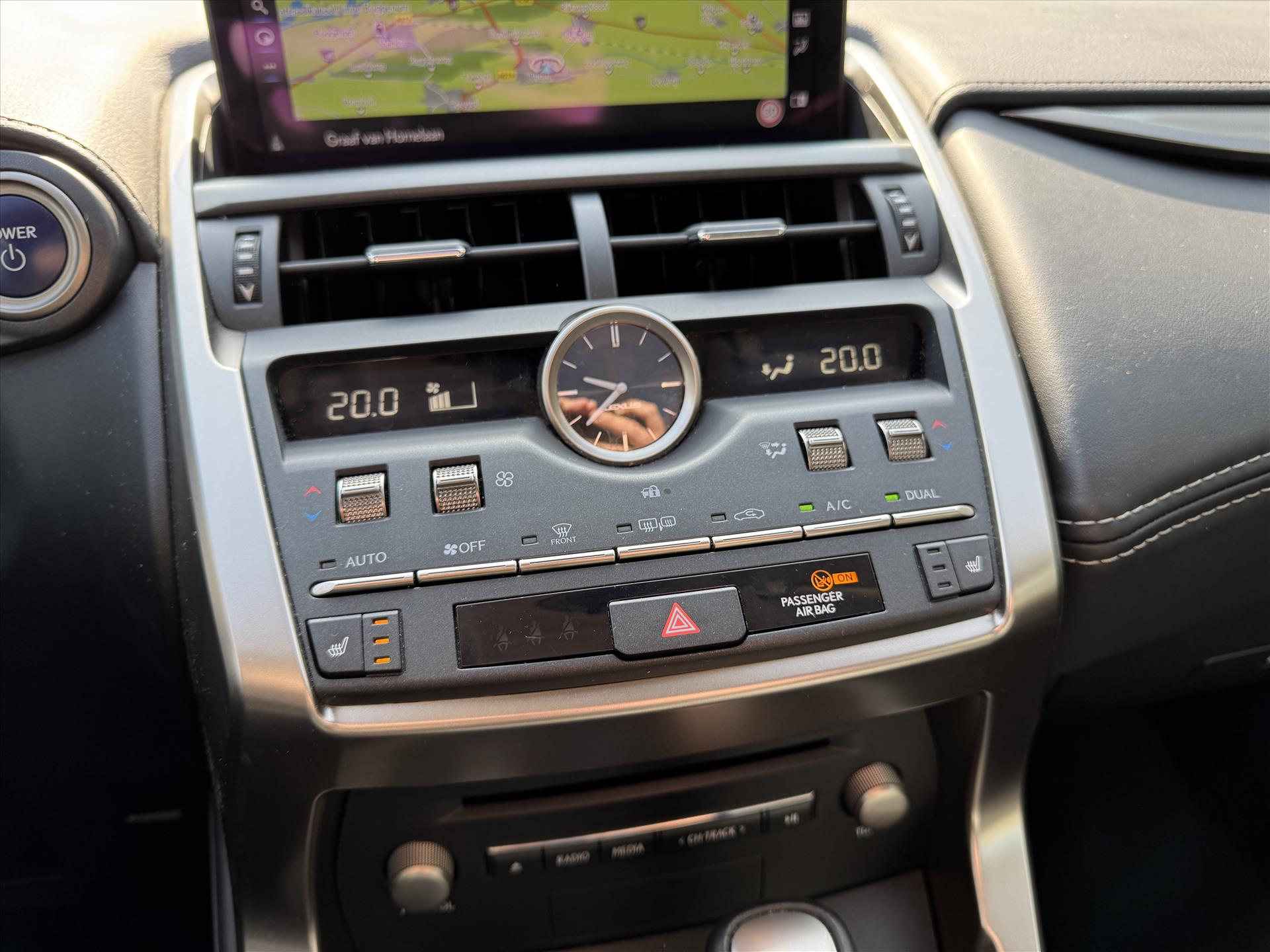 Lexus NX 300h AWD Luxury Line | Panoramadak, Premium Navigatie, Parkeersensoren, Leer, Stoelverwarming, Apple CarPlay/Android Auto 43744635-28.jpg | Autobedrijf Gielen