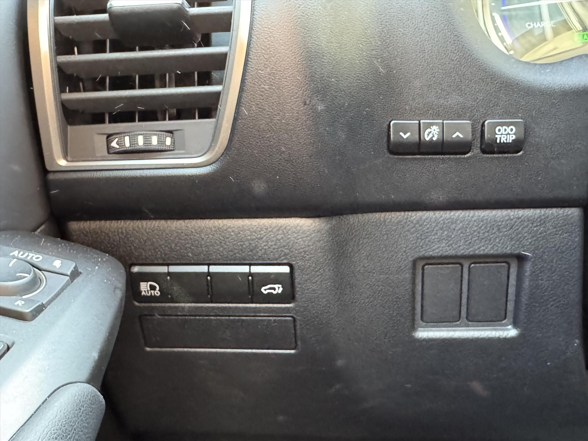 Lexus NX 300h AWD Luxury Line | Panoramadak, Premium Navigatie, Parkeersensoren, Leer, Stoelverwarming, Apple CarPlay/Android Auto 43744635-33.jpg | Autobedrijf Gielen