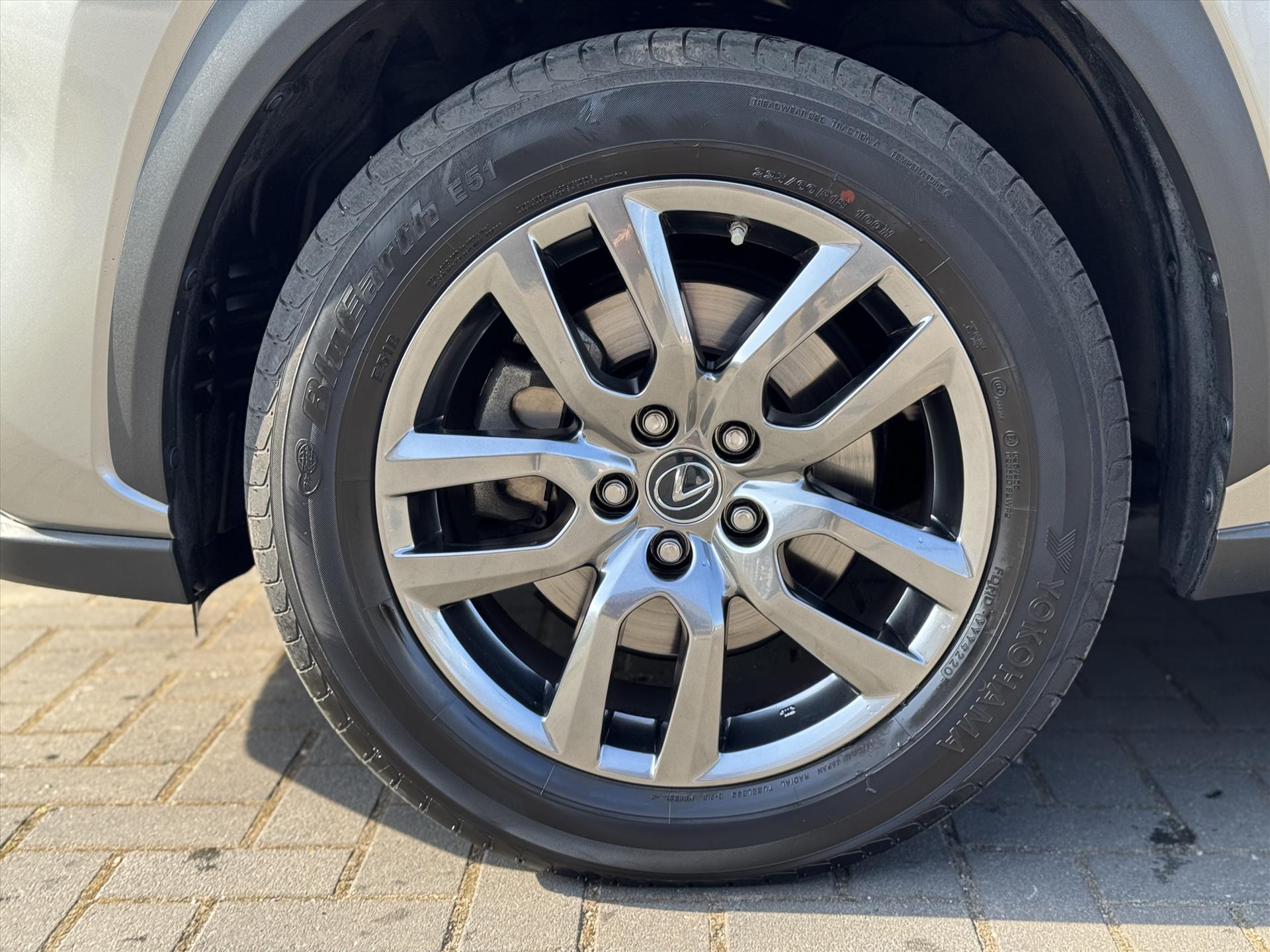 Lexus NX 300h AWD Luxury Line | Panoramadak, Premium Navigatie, Parkeersensoren, Leer, Stoelverwarming, Apple CarPlay/Android Auto 43744635-6.jpg | Autobedrijf Gielen