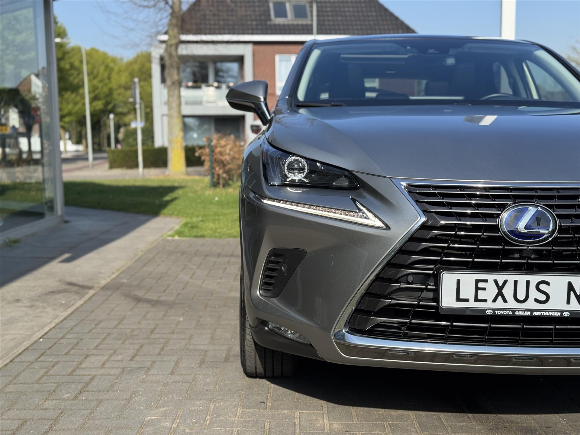 Lexus NX 300h AWD Luxury Line | Panoramadak, Premium Navigatie, Parkeersensoren, Leer, Stoelverwarming, Apple CarPlay/Android Auto 43744635-7.jpg | Autobedrijf Gielen