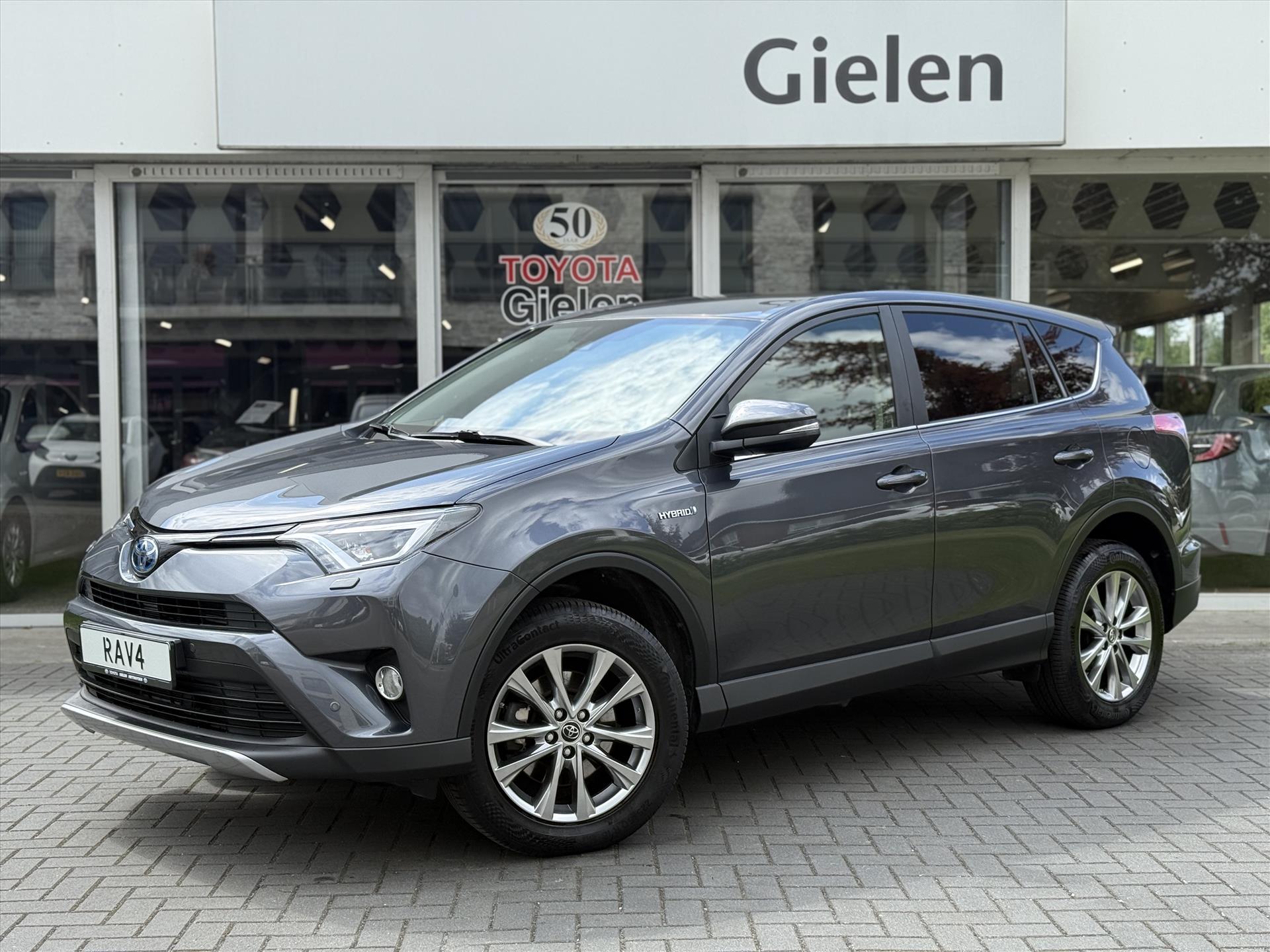 Toyota RAV4 2.5 Hybrid AWD Style | Navigatie, Stoel + Stuurverwarming, Parkeersensoren, Keyless, 18 inch, 1.650KG Trekgewicht, 4X4 43860746-0.jpg | Autobedrijf Gielen
