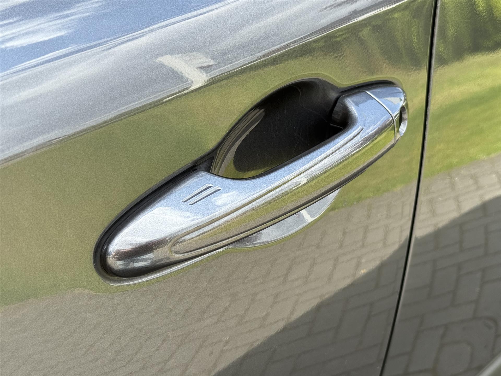 Toyota RAV4 2.5 Hybrid AWD Style | Navigatie, Stoel + Stuurverwarming, Parkeersensoren, Keyless, 18 inch, 1.650KG Trekgewicht, 4X4 43860746-2.jpg | Autobedrijf Gielen