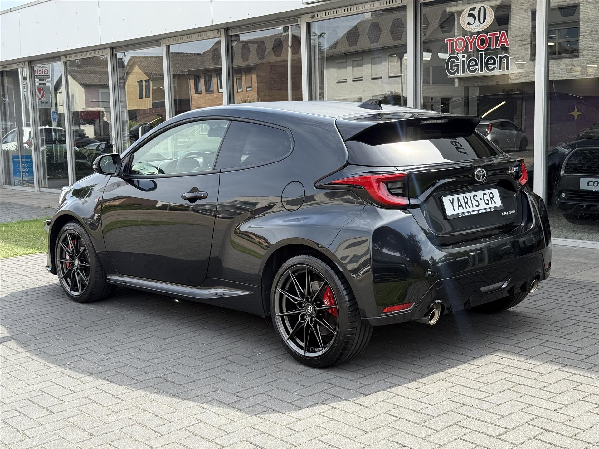 Toyota Yaris 1.6 Turbo 261pk GR Performance | Apple CarPlay/Android Auto, Keyless, Stoelverwarming, Leer/Alcantara 43878527-4.jpg | Autobedrijf Gielen