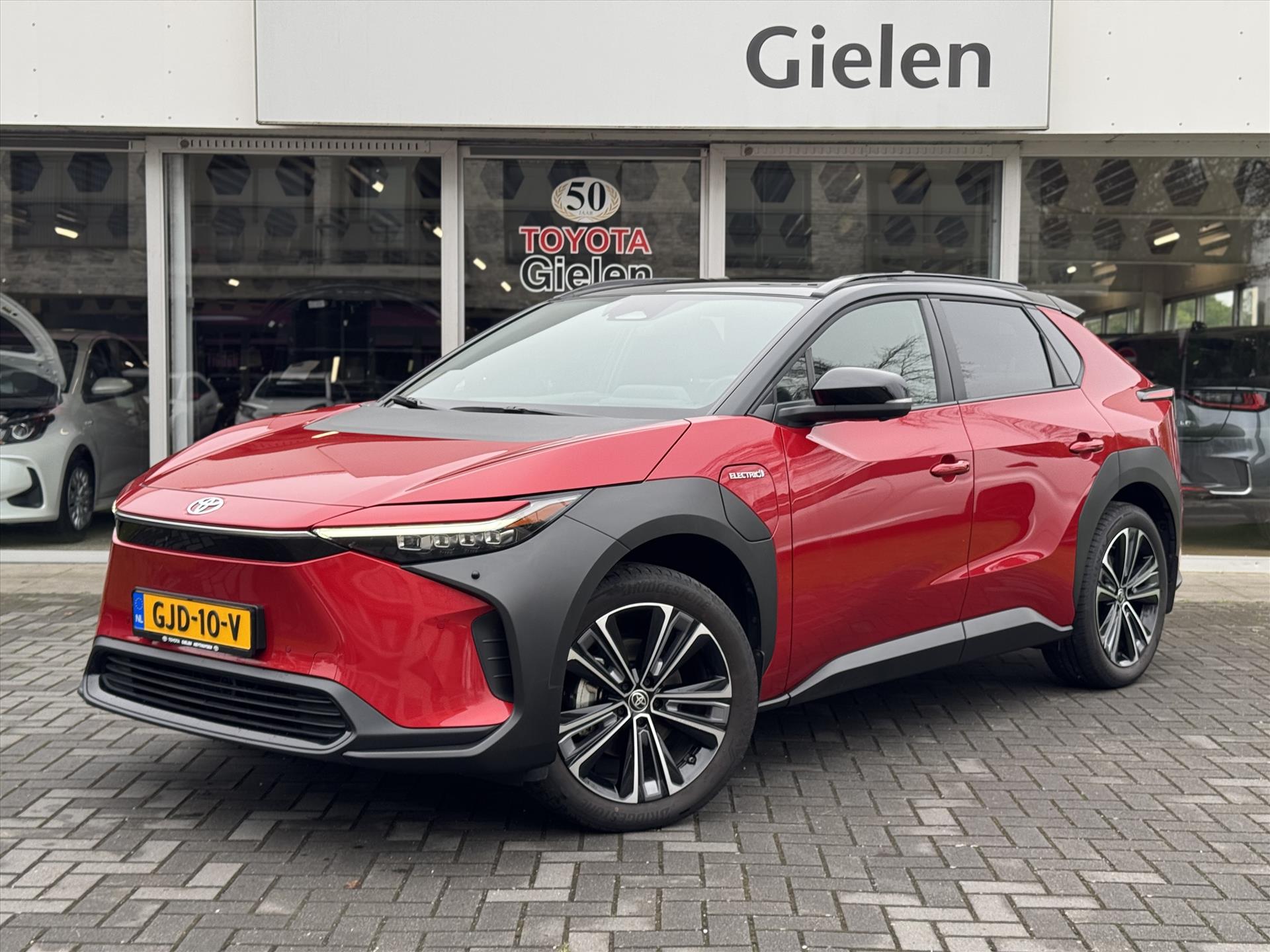 Toyota Bz4x 71,4 kWh 204pk Premium | Trekhaak, Panoramadak, 20 inch, 360 Camera, Parkeersensoren, Dodehoekherkenning, Stoel + Stuurverwarmin 44000687-0.jpg | Autobedrijf Gielen
