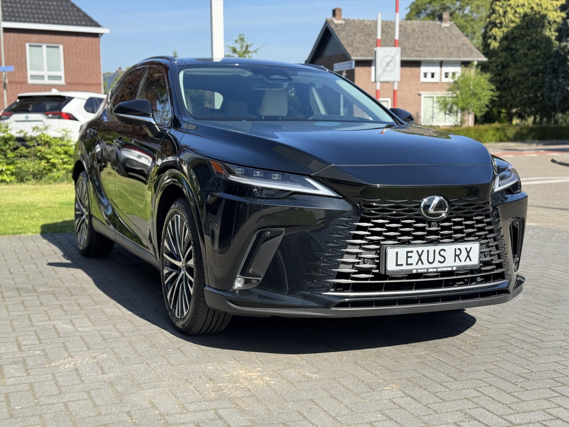Lexus RX 450h+ Plug-in Hybrid AWD Executive Line | Panoramadak, Head up display, 360 Camera, 21 inch, Stoelventilatie, Geheugenfunctie 44187022-2.jpg | Autobedrijf Gielen
