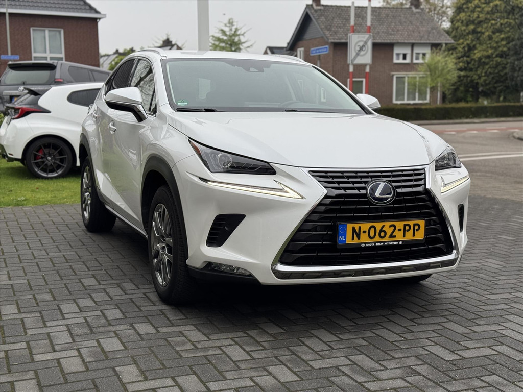 Lexus NX 300h AWD Luxury Line | Groot Scherm, Adaptive cruise control, Leer, Stoelverwarming, Parkeersensoren, Elektrische achterklep, 18 44417441-3.jpg | Autobedrijf Gielen