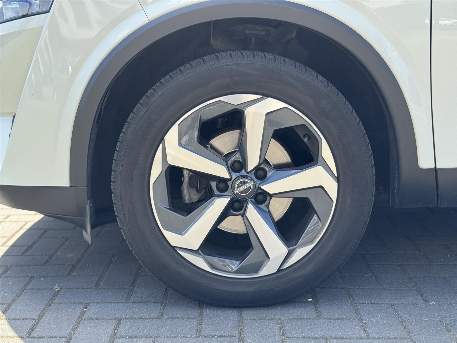 Nissan QASHQAI 1.3 MHEV Xtronic N-Connecta Automaat | 360 Camera, Dodehoekherkenning, Parkeersensoren, Stoel + Stuurverwarming 44566594-2.jpg | Autobedrijf Gielen
