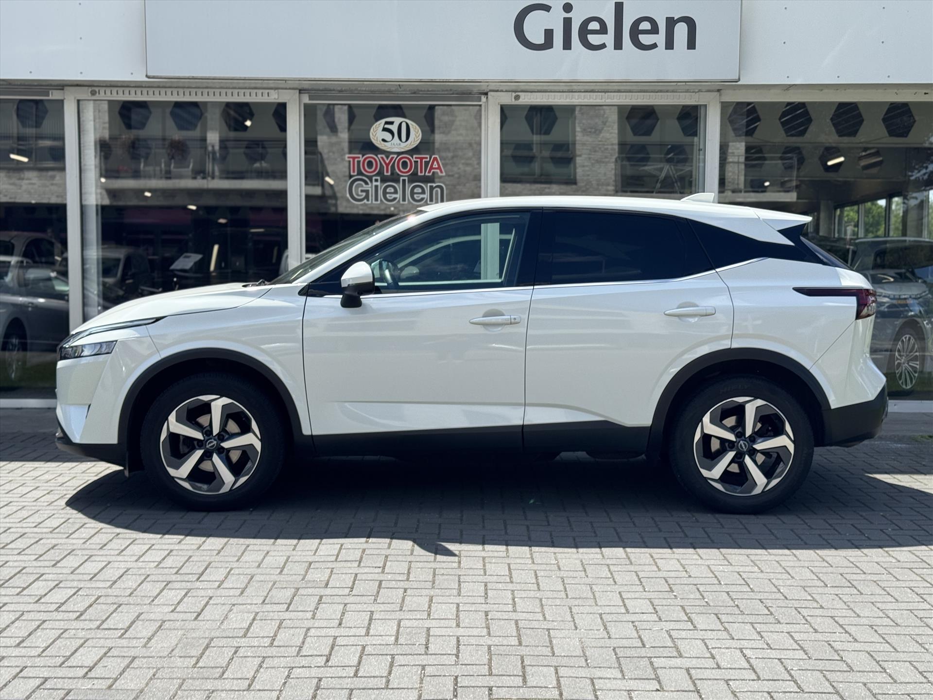 Nissan QASHQAI 1.3 MHEV Xtronic N-Connecta Automaat | 360 Camera, Dodehoekherkenning, Parkeersensoren, Stoel + Stuurverwarming 44566594-3.jpg | Autobedrijf Gielen