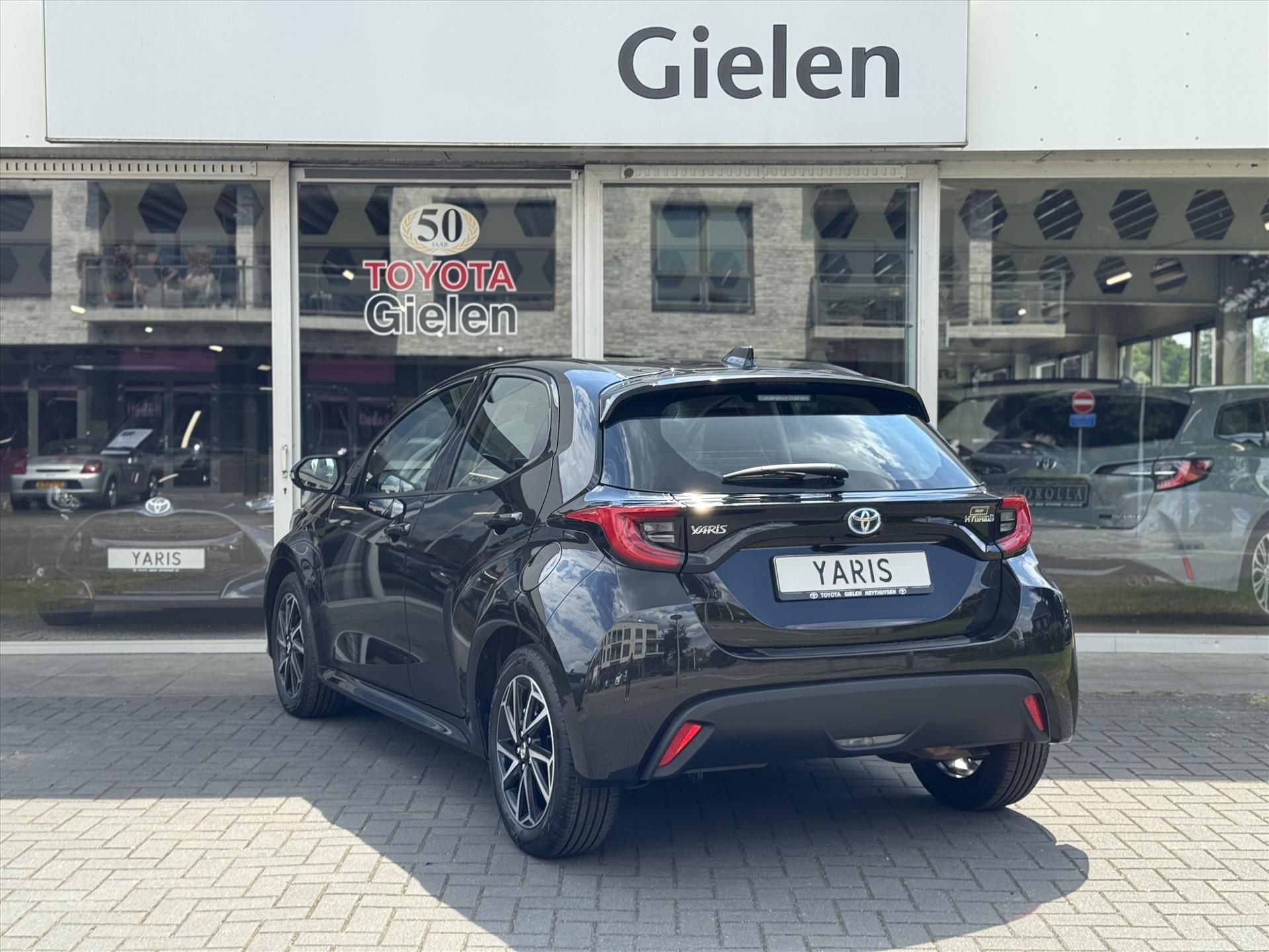 Toyota Yaris 1.5 Hybrid Dynamic Plus | Stoelverwarming, Keyless, LED, Lichtmetalen velgen, Parkeercamera, Adaptive cruise control 44896432-3.jpg | Autobedrijf Gielen