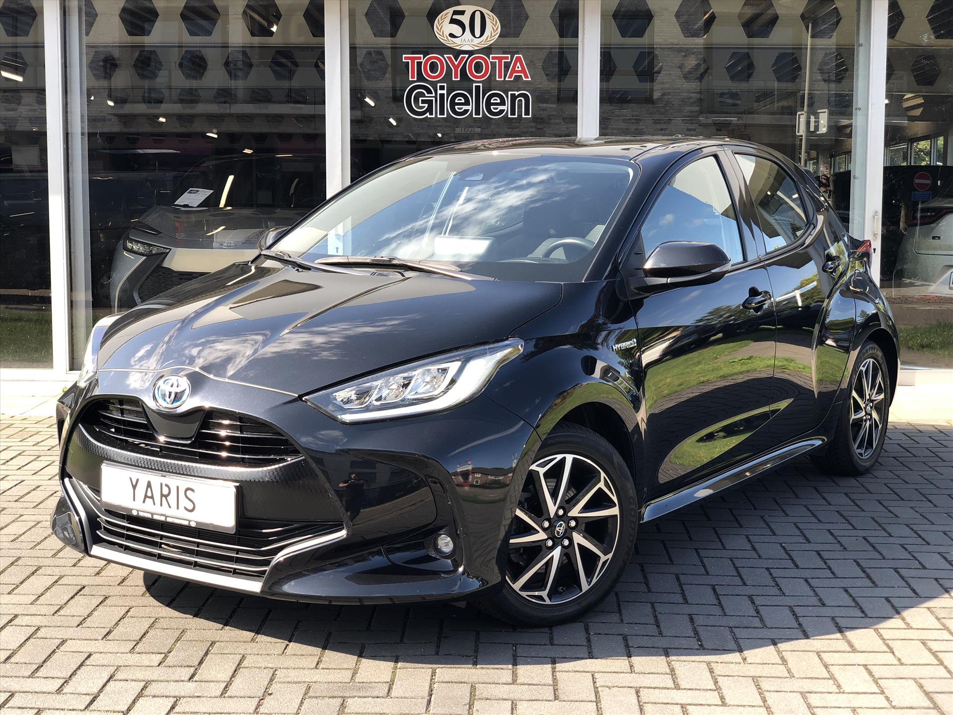 Toyota Yaris 1.5 Hybrid Dynamic Plus | Stoelverwarming, Keyless, LED, Lichtmetalen velgen, Parkeercamera, Adaptive cruise control 44896432-4.jpg | Autobedrijf Gielen