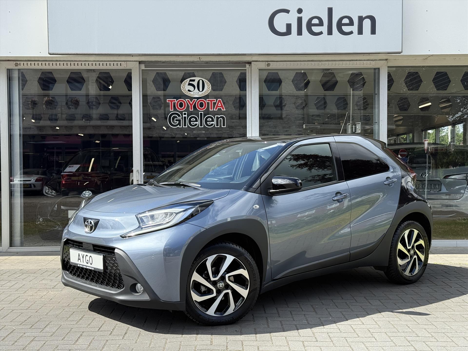 Toyota Aygo X 1.0 VVT-i S-CVT Automaat Pulse Premium | Parkeersensoren, Bi-Tone, Stoelverwarming, Climate control, Keyless, CarPlay 45002498-0.jpg | Autobedrijf Gielen