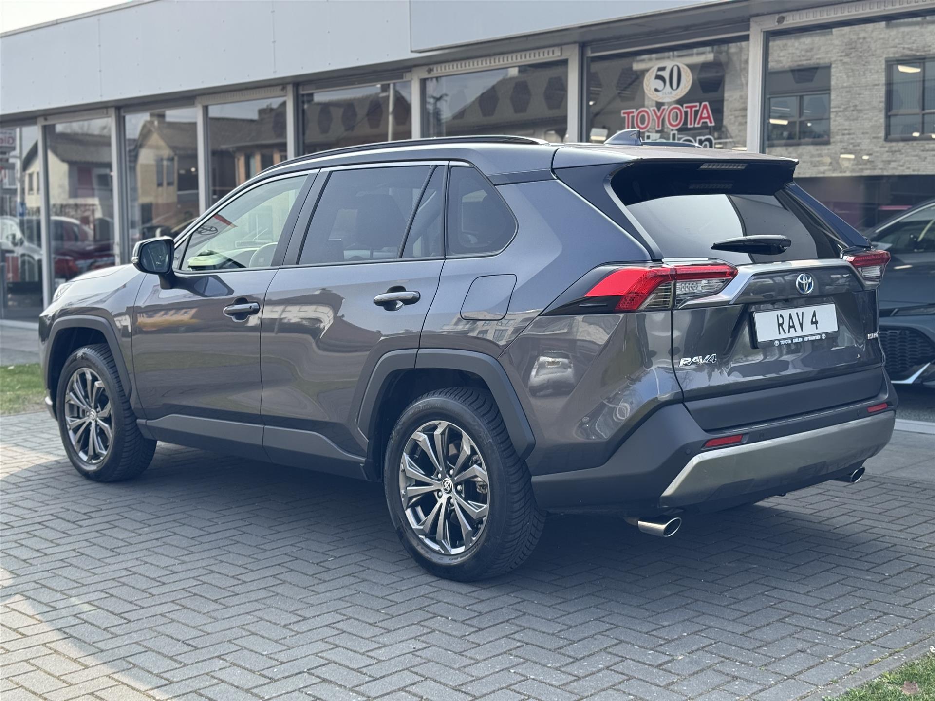 Toyota RAV4 2.5 Hybrid 222pk AWD Style | Trekhaak, Cloud Navigatie, Parkeersensoren, Dodehoekherkenning, Elektrische achterklep, 1650KG Trek 45002609-3.jpg | Autobedrijf Gielen