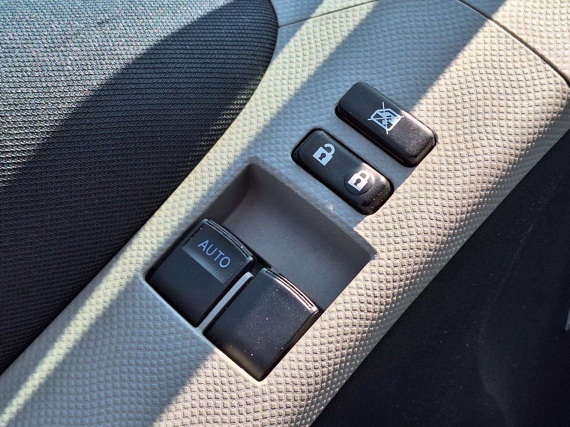 Toyota Yaris 1.3 VVT-i 99pk Aspiration | Trekhaak, 6-bak, Climate control, Elektrische ramen, Radio/CD-Speler 45406653-3.jpg | Autobedrijf Gielen