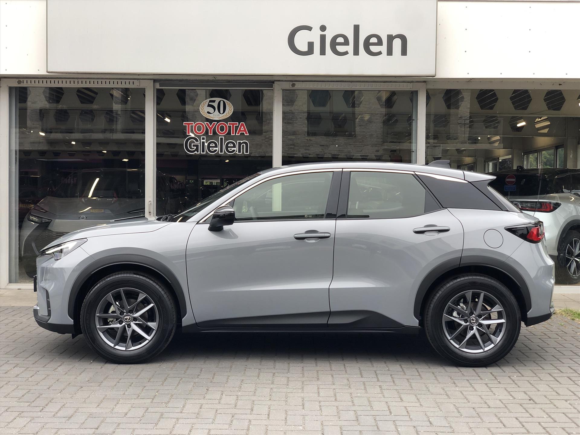 Lexus LBX 1.5 Comfort & Safety Pack | Dodehoekherkenning, Parkeersensoren, Keyless, Stoelverwarming 45414039-1.jpg | Autobedrijf Gielen
